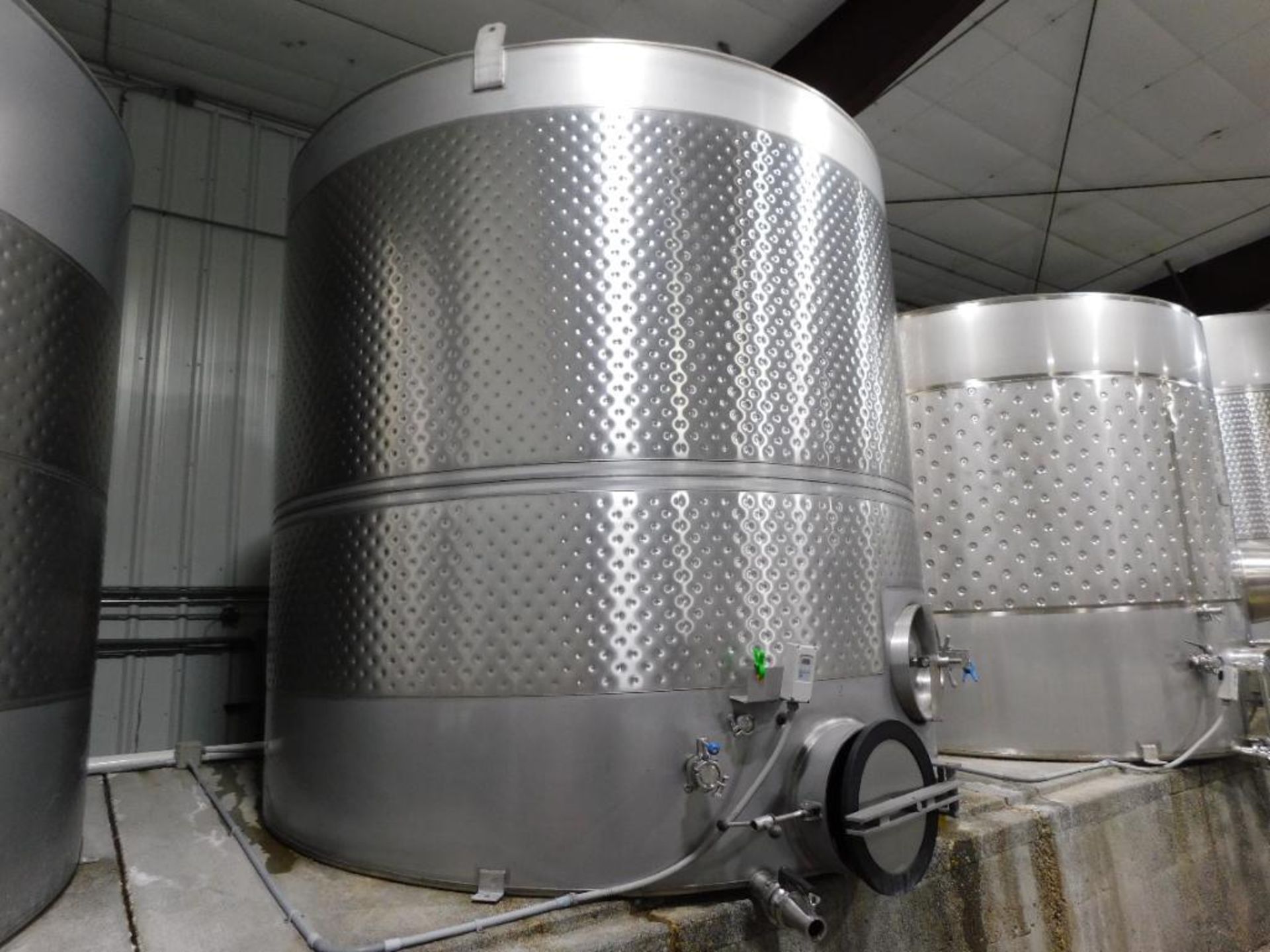 Spokane Metal Products 4,920 Gallon Stainless Steel Wine Fermentation Tank w/Glycol Jacket (LOCATED - Image 2 of 3