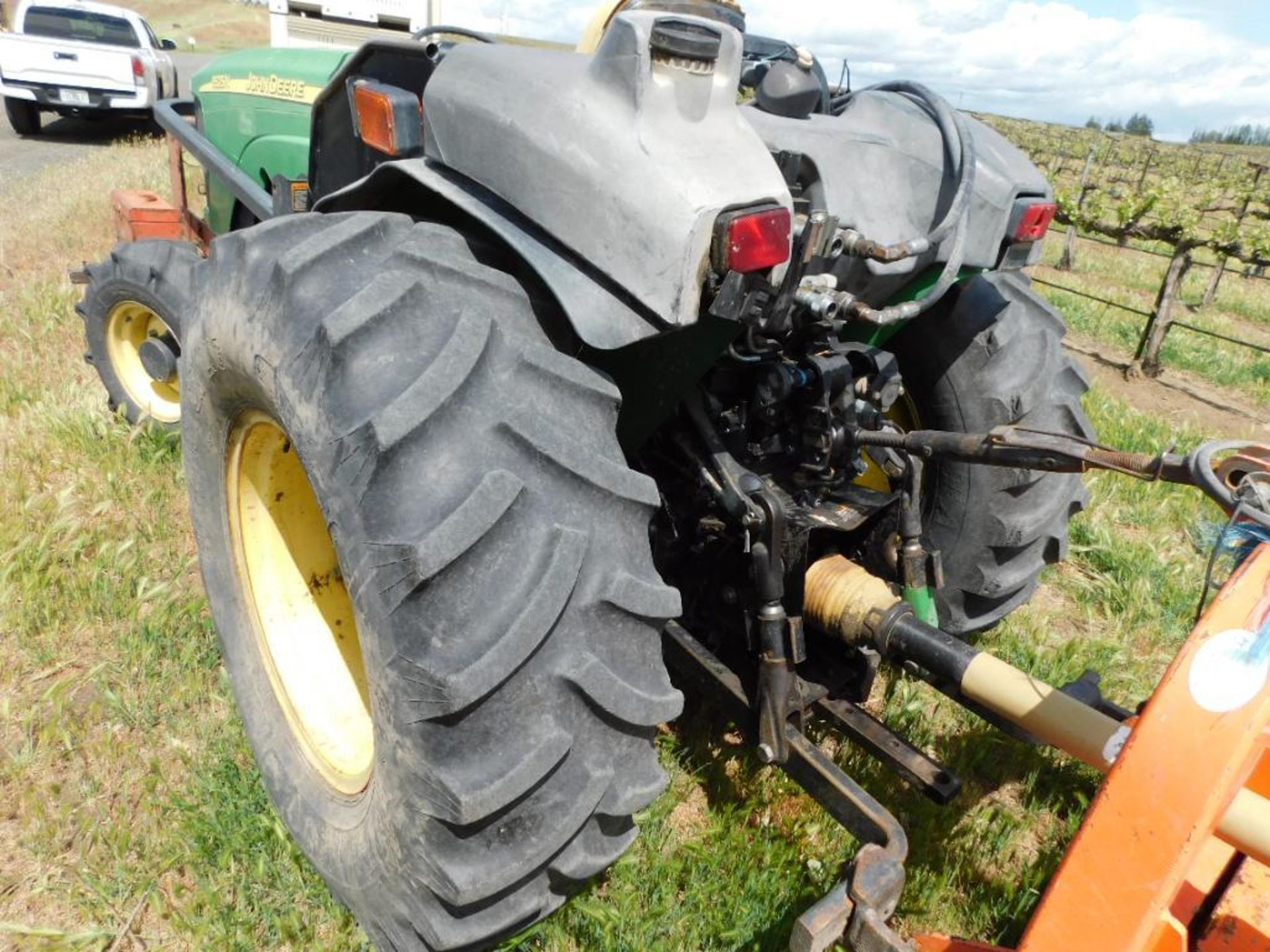 John Deer 5525N 4-Wheel Drive Tractor, 4-Cylinder Turbo Diesel Engine, 3 Pt. Rear Hitch & PTO, Rear - Image 4 of 9