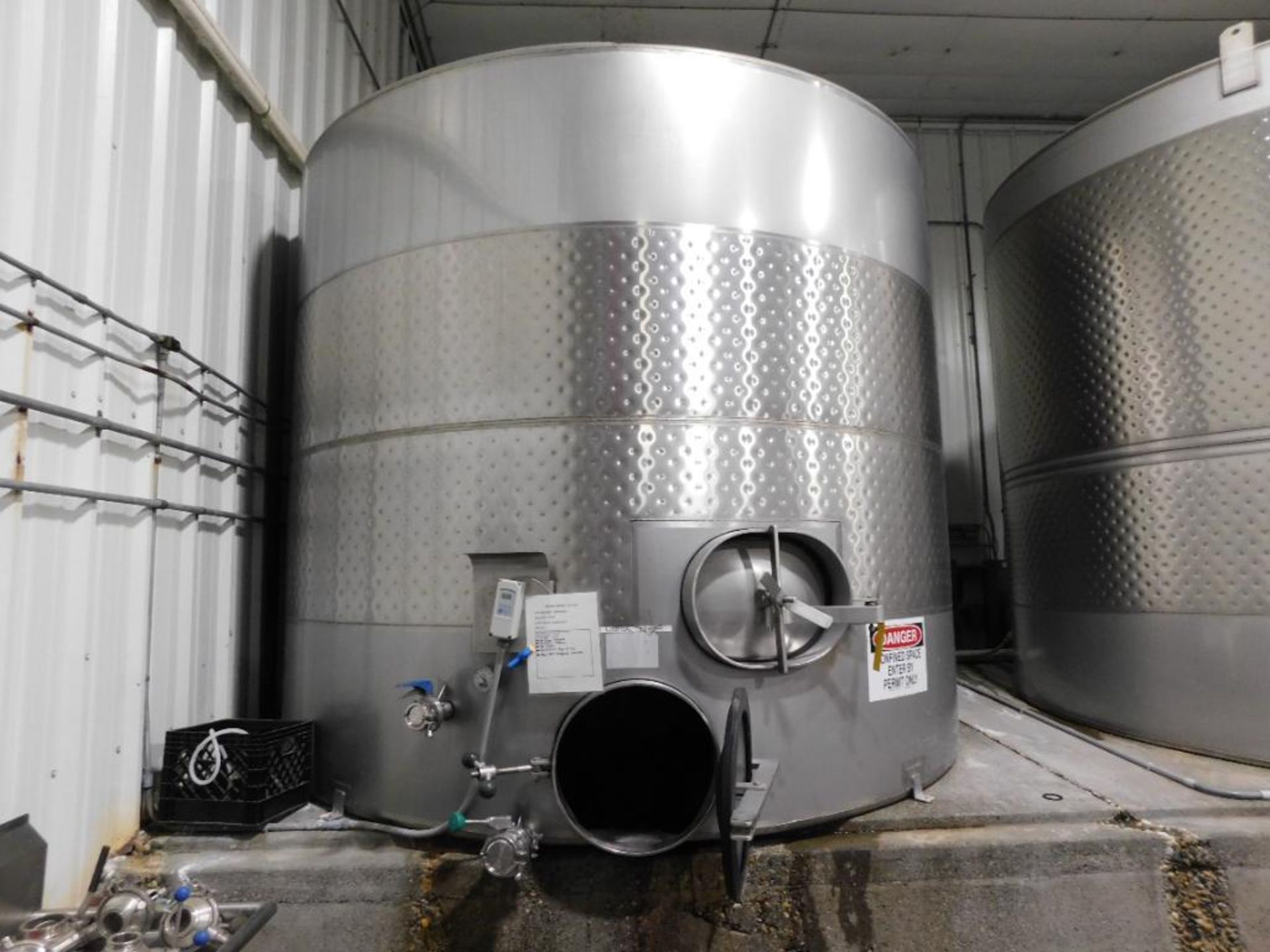 Liquid Assets Manufacturing 4,350 Gallon Stainless Steel Wine Fermentation Tank w/Glycol Jacket (LOC - Image 2 of 3