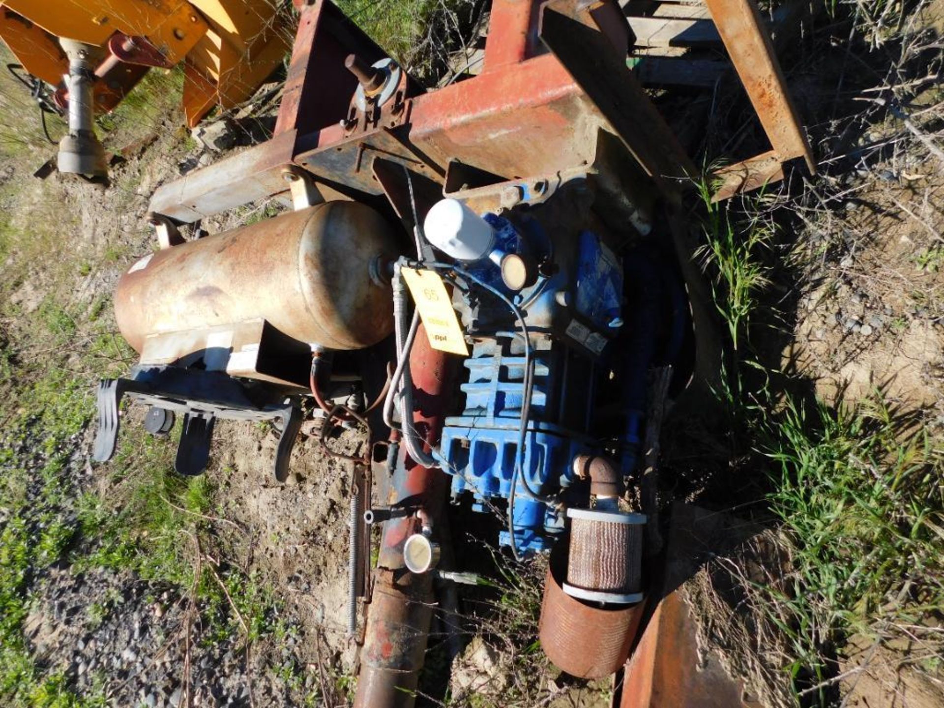 Grape Boom Compressor (LOCATED IN MAINTENANCE AREA) - Image 2 of 3