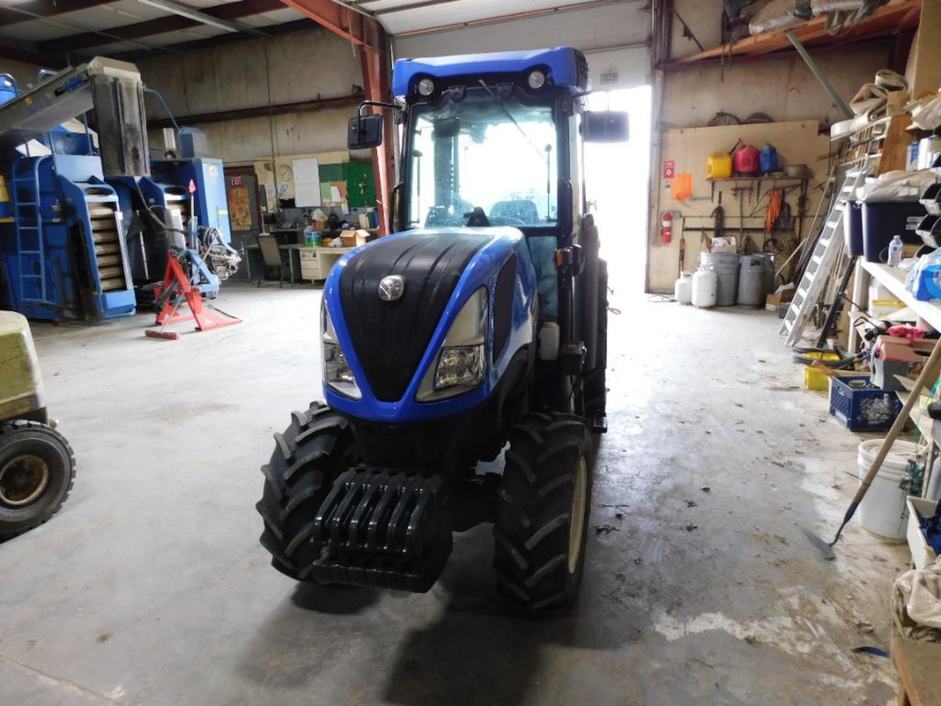 2022 New Holland T4-100V 4-Wheel Drive Tractor, FPT 4-Cylinder Turbo Diesel Engine, Enclosed Cab w/H - Image 3 of 9