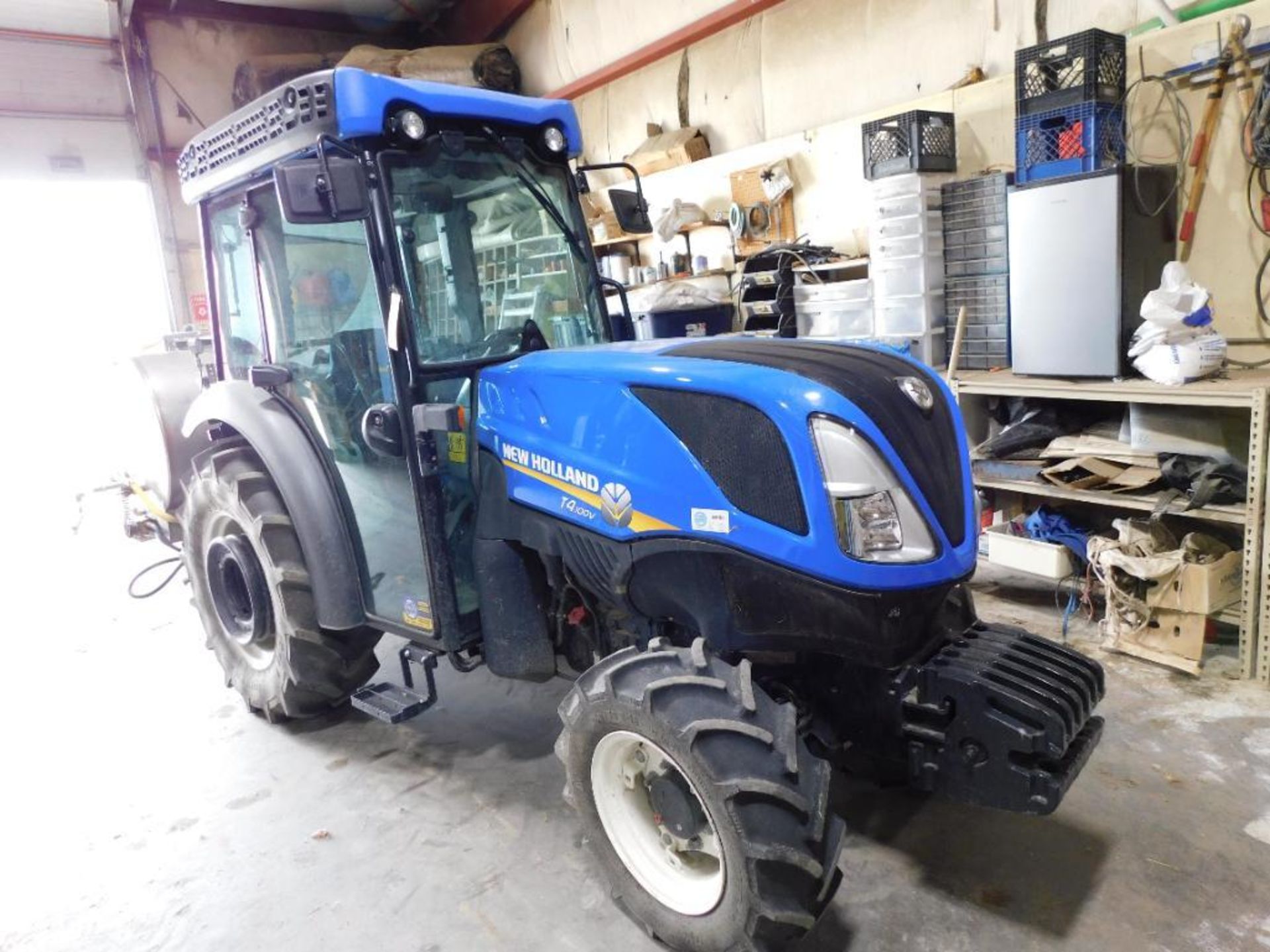 2022 New Holland T4-100V 4-Wheel Drive Tractor, FPT 4-Cylinder Turbo Diesel Engine, Enclosed Cab w/H - Bild 2 aus 9