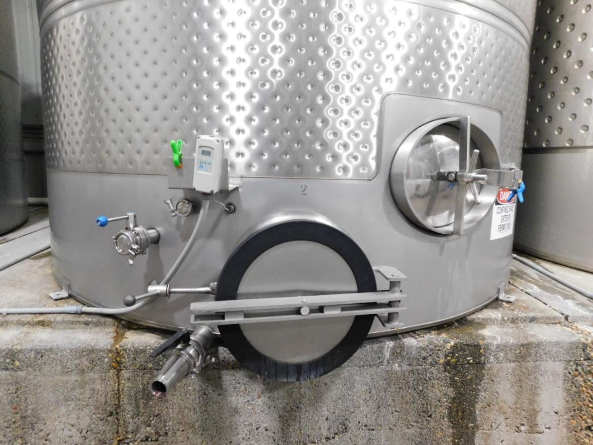 Spokane Metal Products 4,920 Gallon Stainless Steel Wine Fermentation Tank w/Glycol Jacket (LOCATED - Image 3 of 3