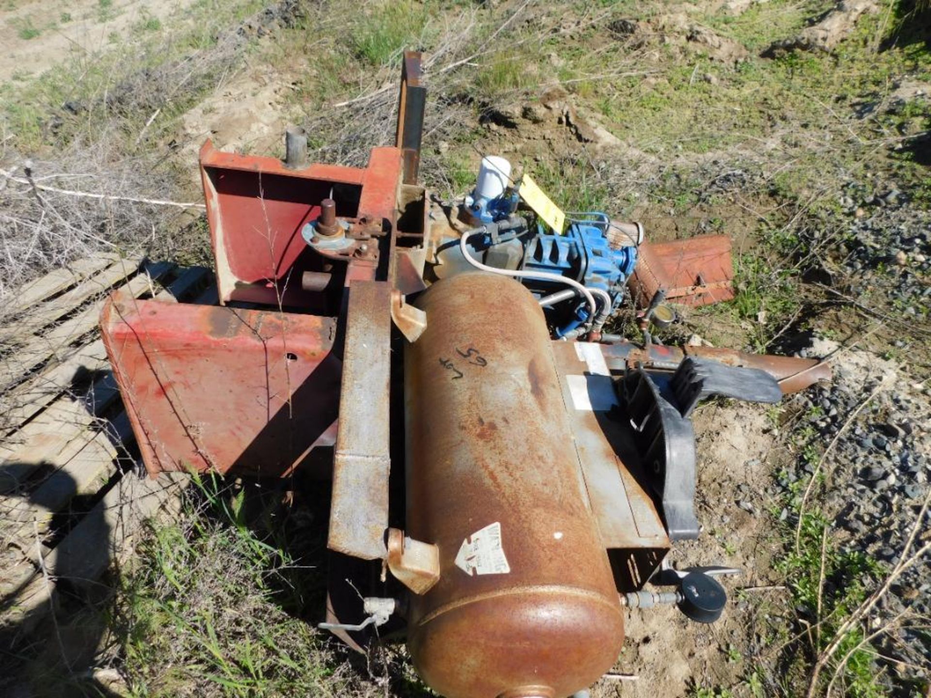 Grape Boom Compressor (LOCATED IN MAINTENANCE AREA)