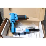 Pneumatic carton stapler