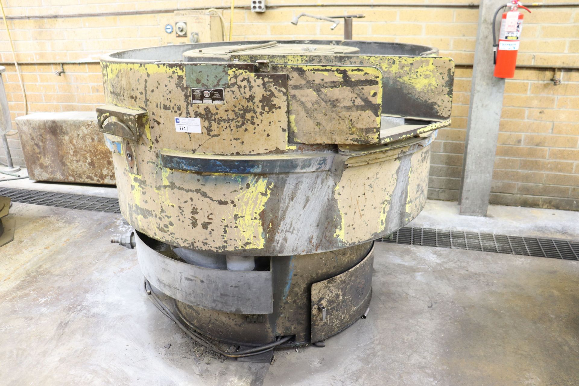 Roto/Finish vibratory bowl