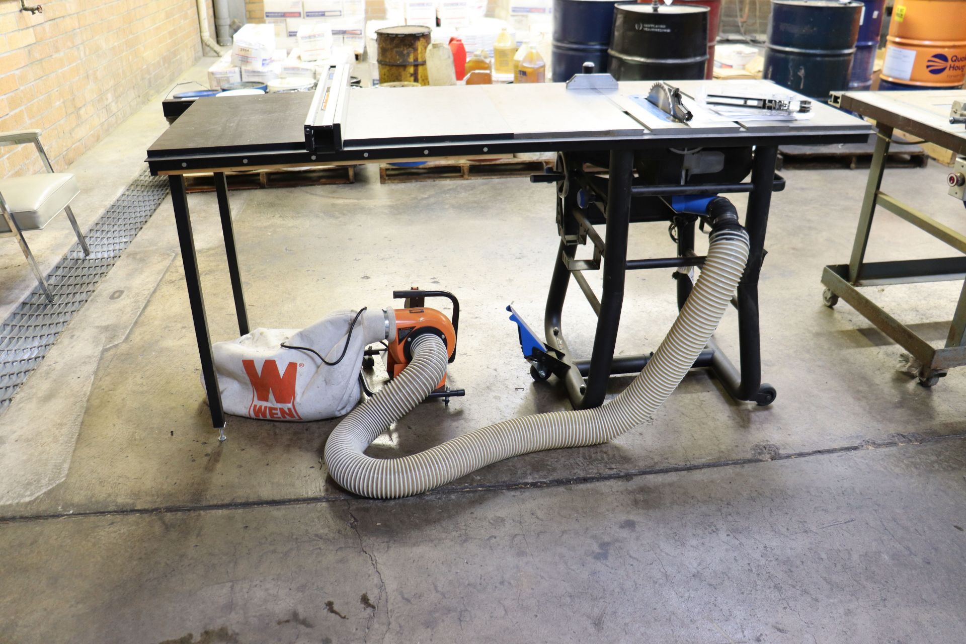 2002 Delta 10" table saw