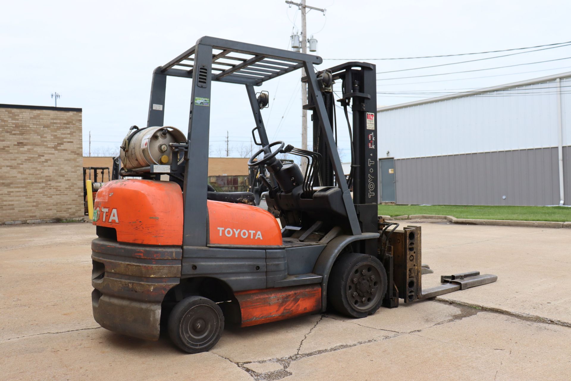 Toyota fork lift model - 42-6FGCU25 - Image 6 of 9