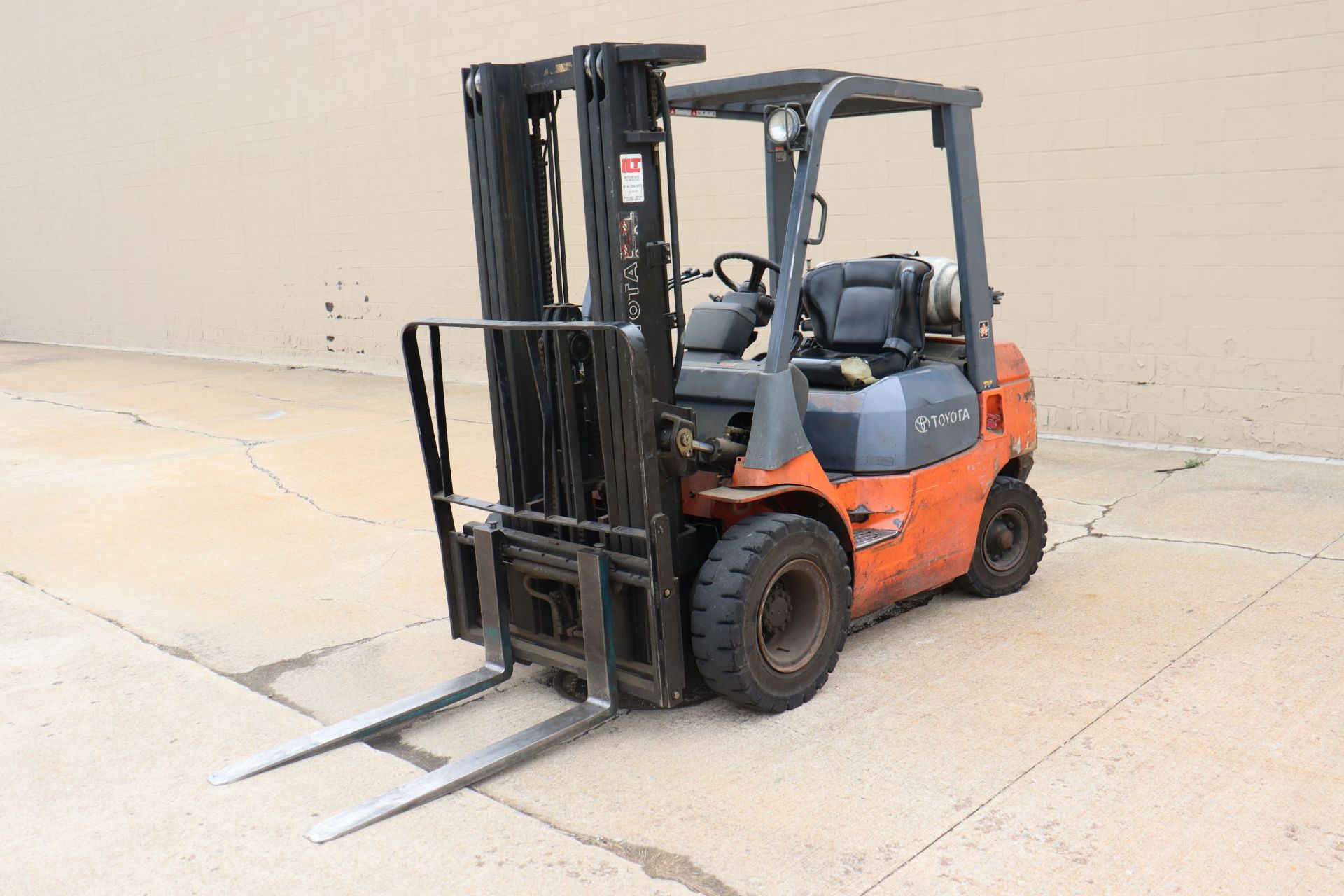 Toyota fork lift model -T7FGU25