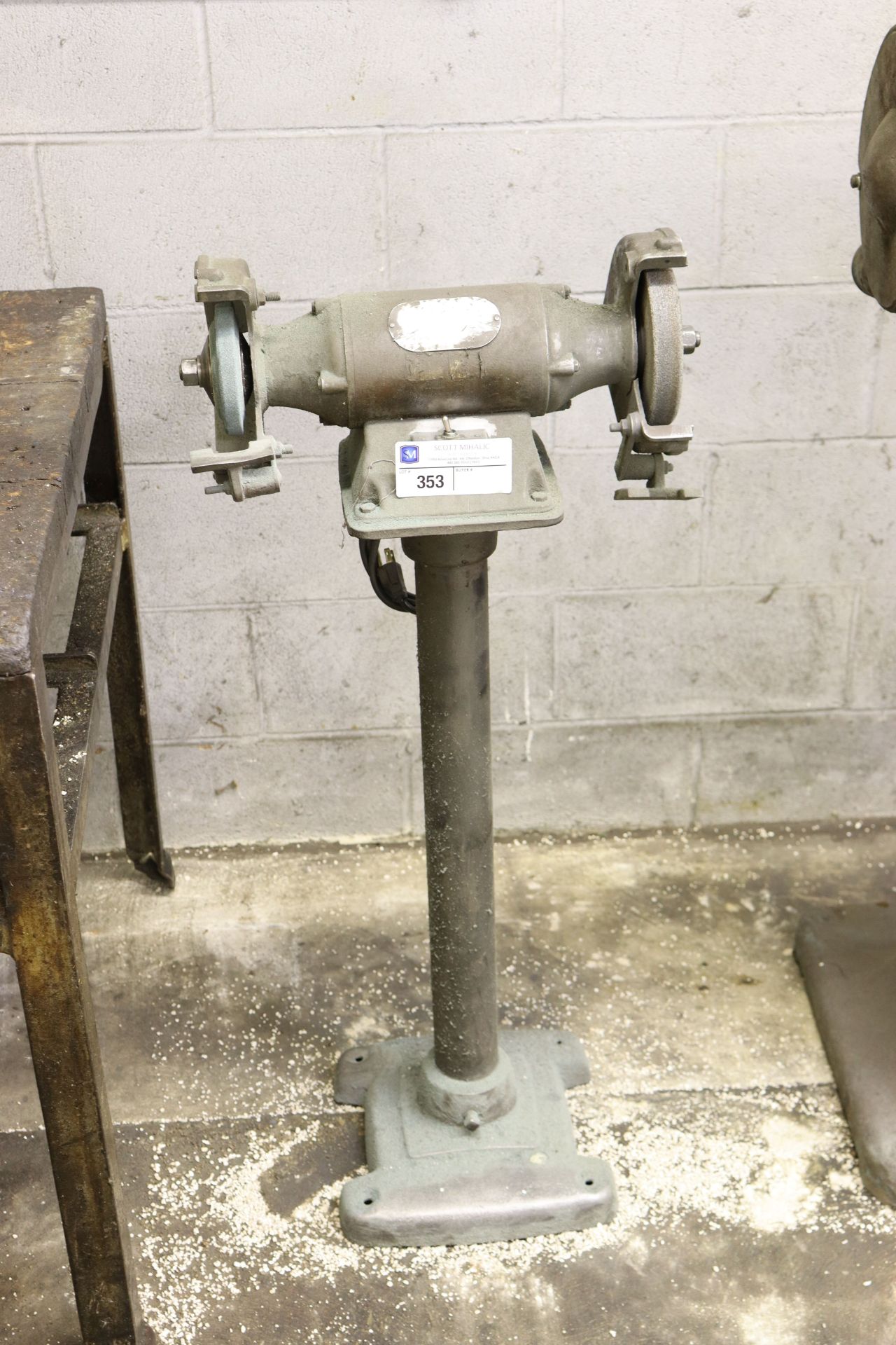 Pedestal Grinder