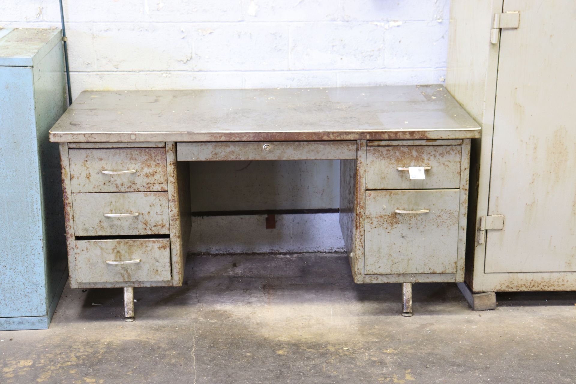 Metal 6 drawer Desk