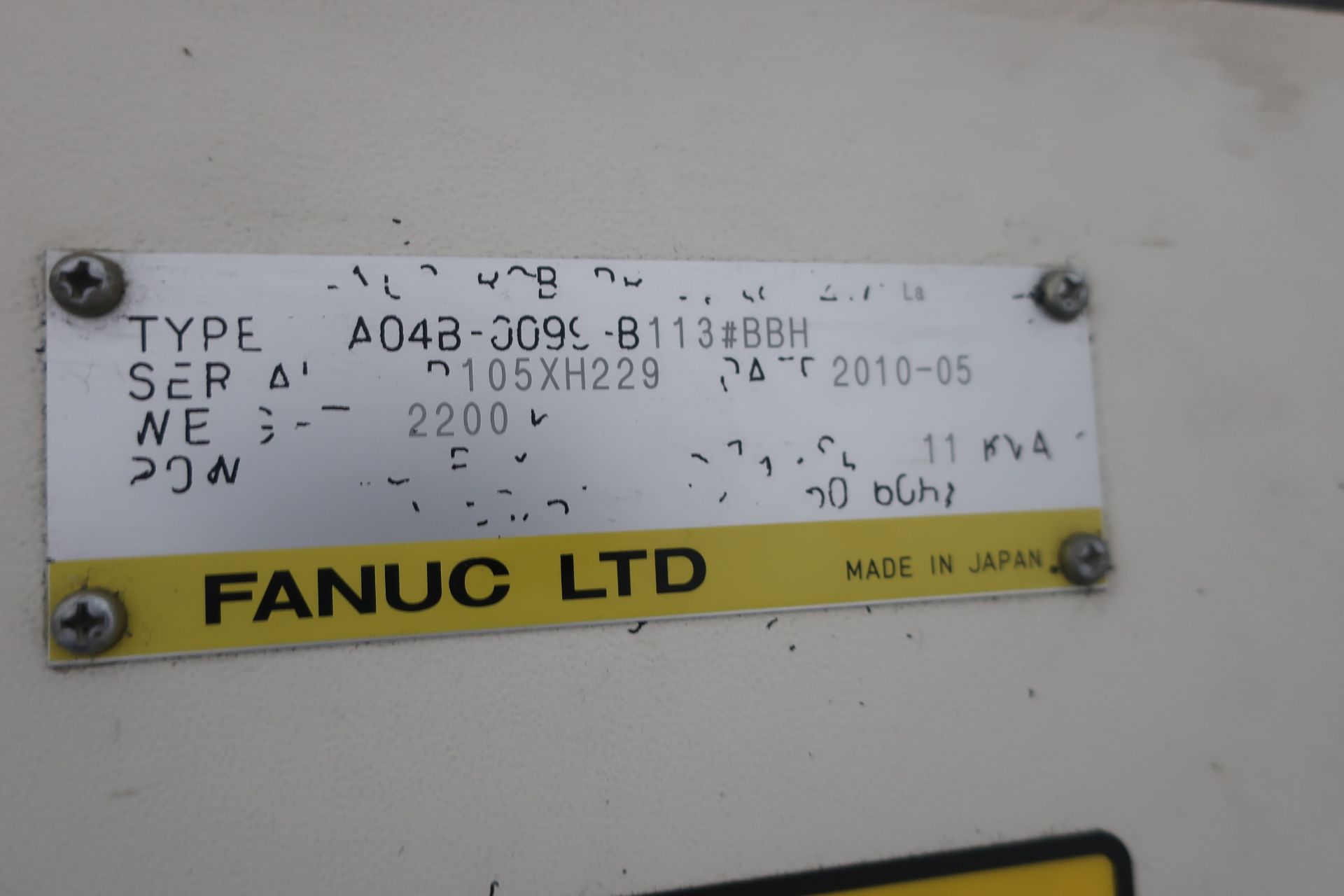 FANUC ROBODRILL ALPHA T21iFLA CNC DRILL TAP VERTICAL MACHINING CENTER, S/N p105xh229 - Image 10 of 10