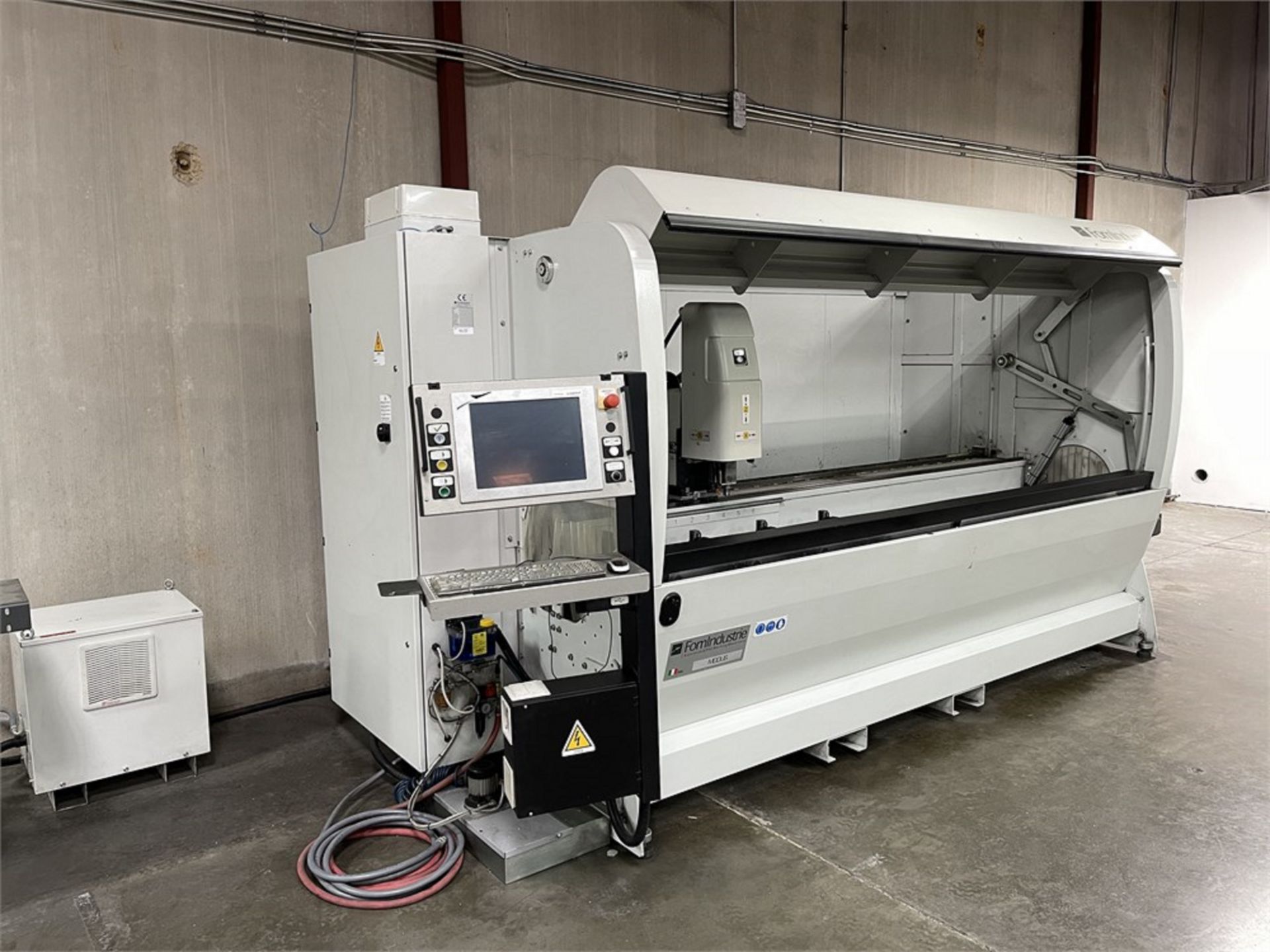 10' FOM INDUSTRIE MODEL MODUS CNC 4-AXIS ALUMINUM PROFILE MACHINING CENTER/ROUTER, S/N A0700194 - Image 2 of 14