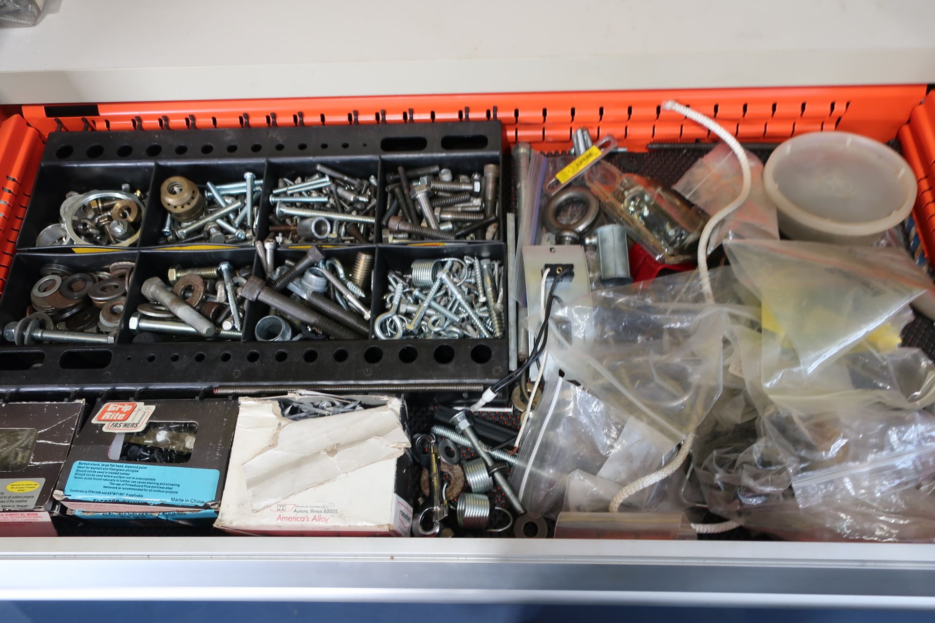 Heavy Duty Tool Cabinet with Contents - Image 2 of 6