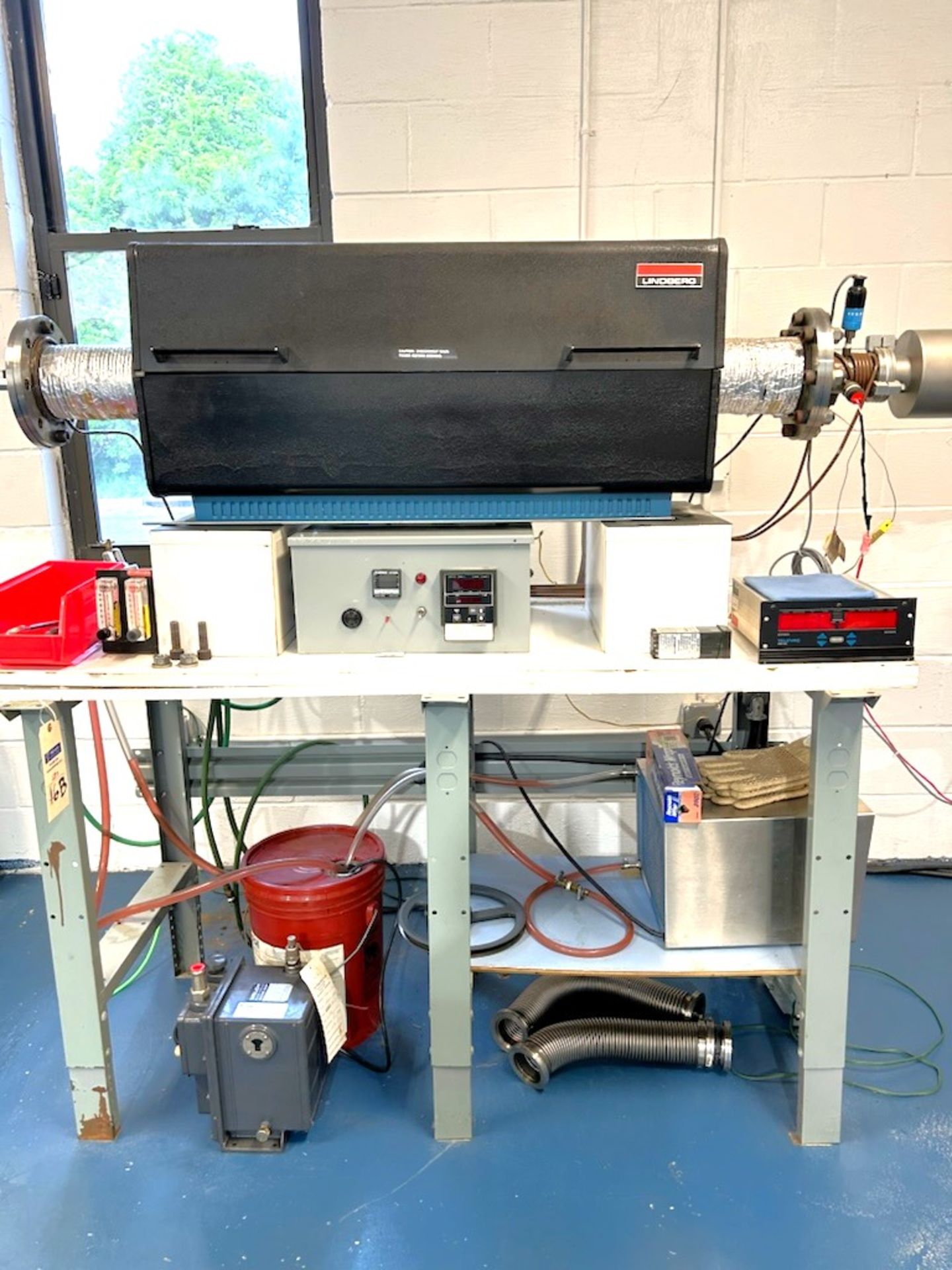 Vacuum Oven Measuring Instrumentation Machine built by Evey Engineering - Bild 2 aus 10