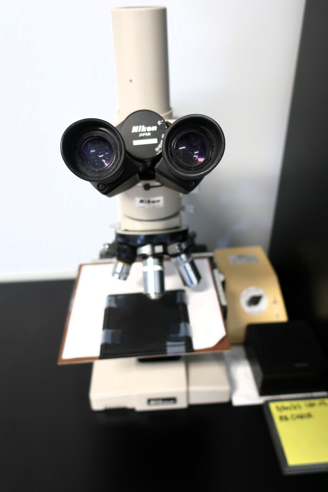 Nikon Optiphot Microscope with (4) Lenses, SN 52678 - Image 2 of 5