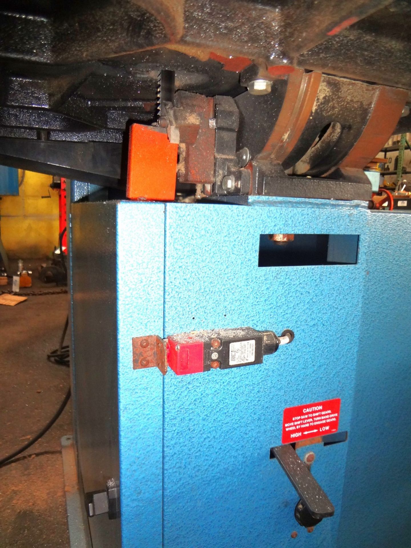 DoAll 2613-V3 26" Vertical Band Saw - Image 4 of 6