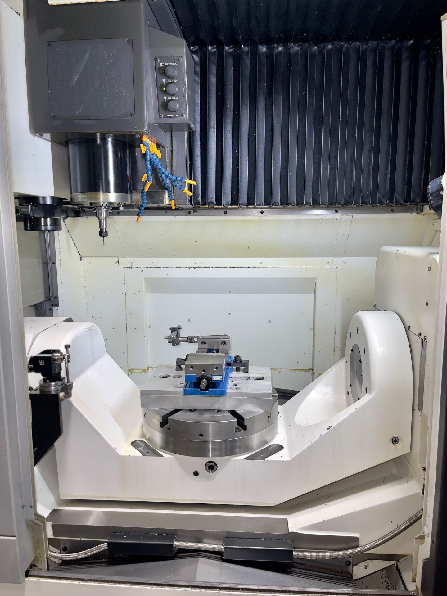 2018 Okuma Genos M460V-AX 5-Axis CNC Vertical Machining Center - Image 4 of 17