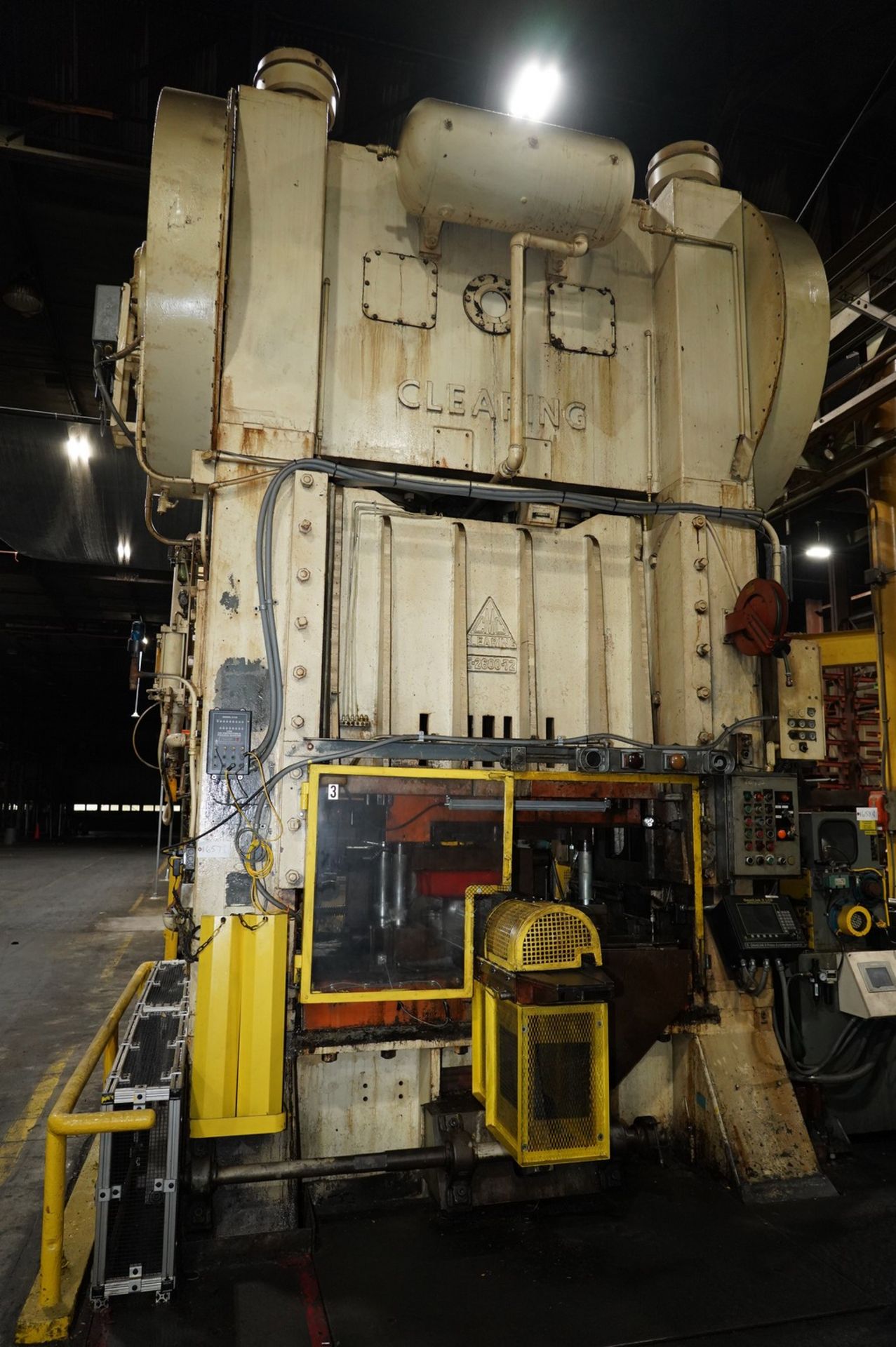 Clearing Model E-2600-72 600 Ton Press