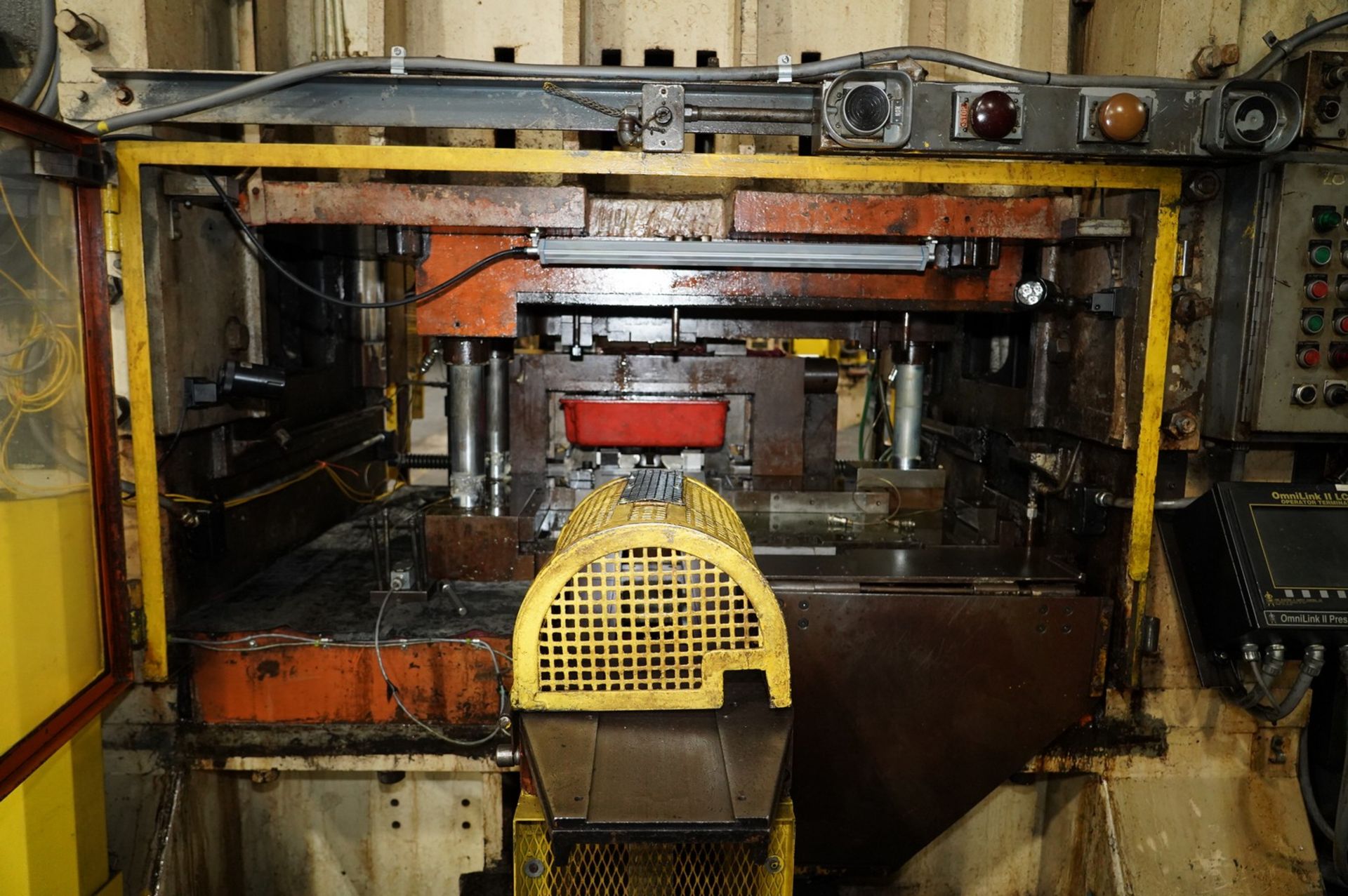 Clearing Model E-2600-72 600 Ton Press - Image 2 of 19
