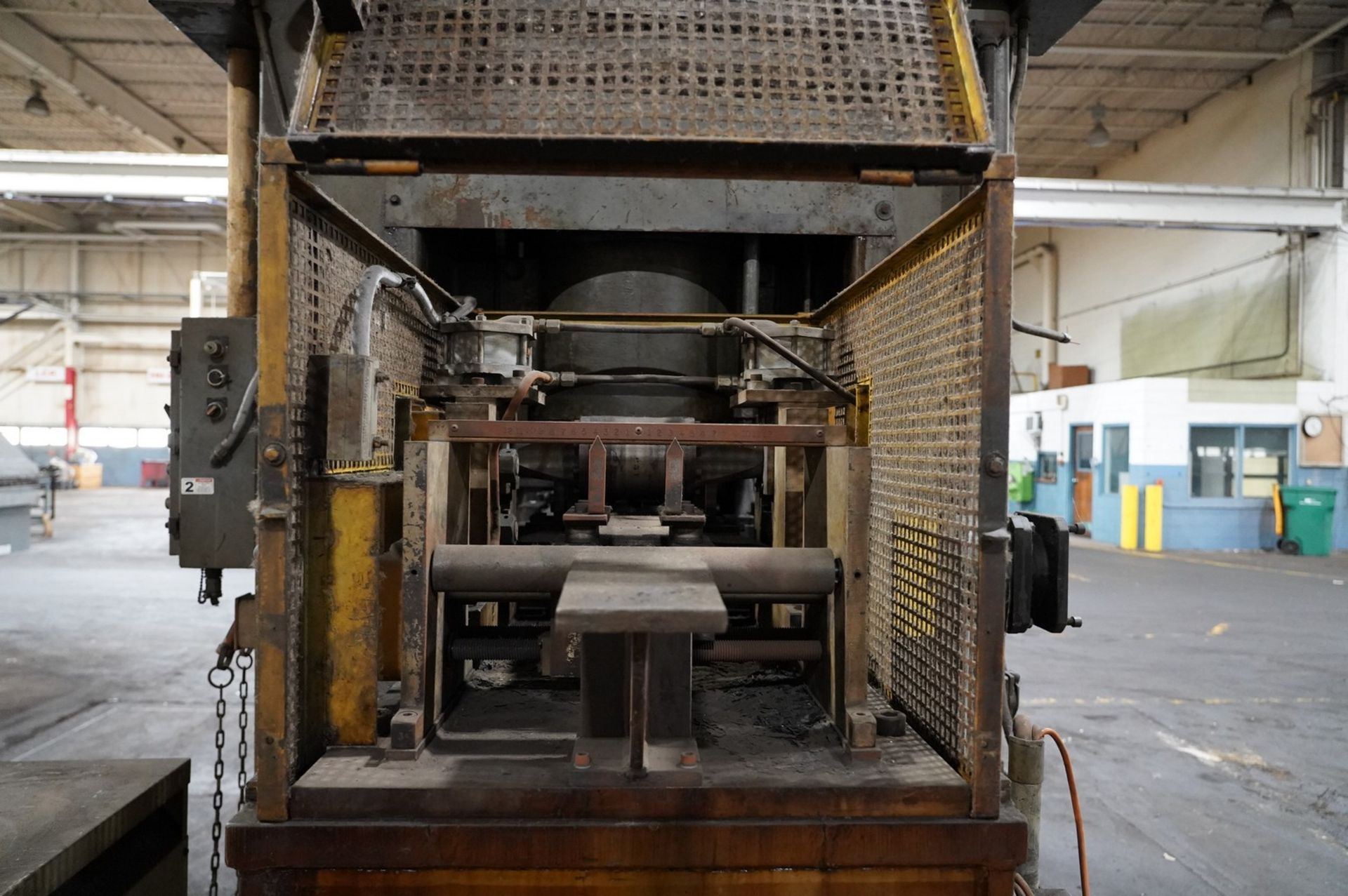 Minster Model E2-600-60-42 600 Ton Press - Image 9 of 16