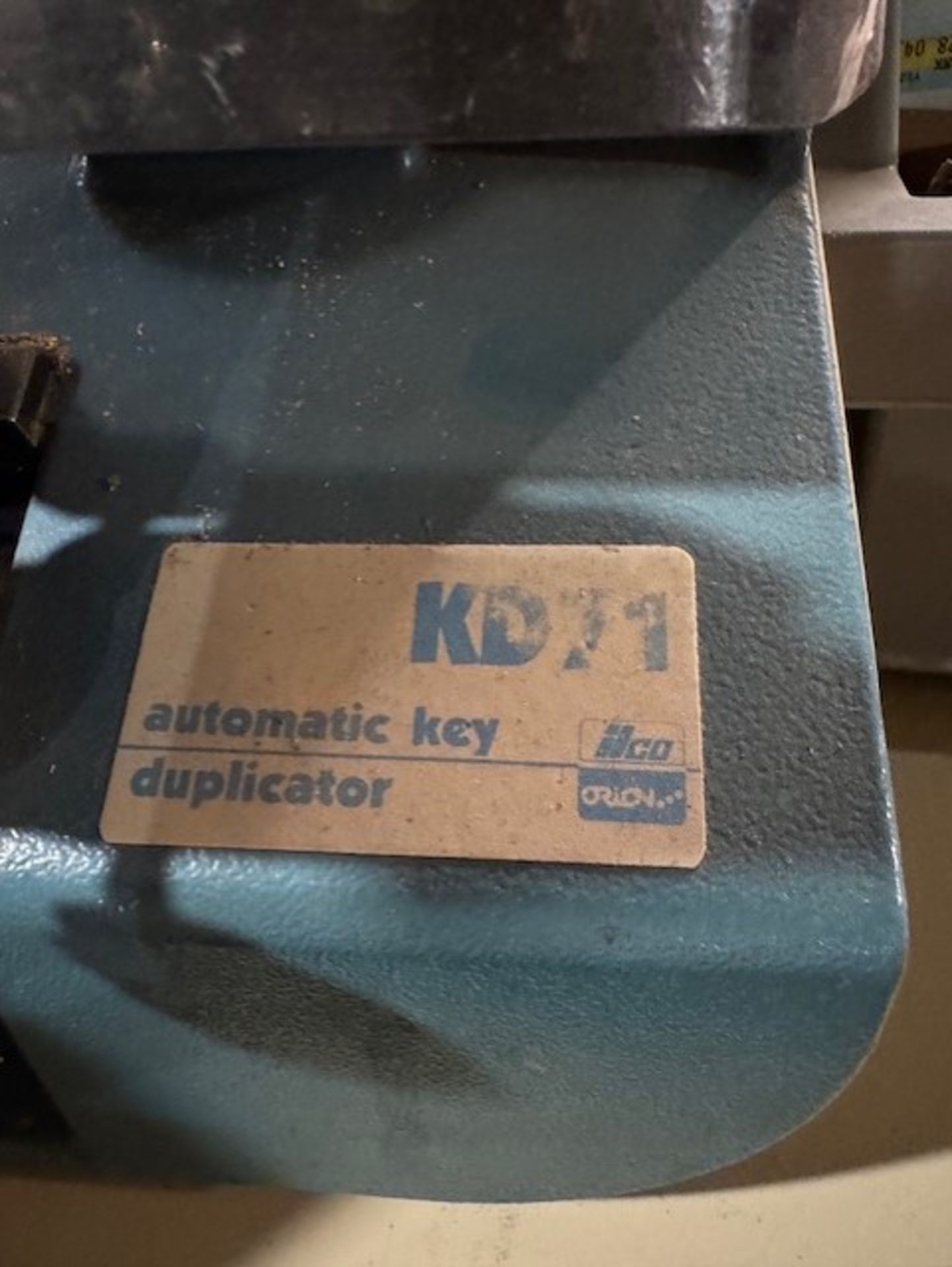 ILCO AUTOMATIC KEY MACHINE, MDL. KD71, WITH KEYS (Located in… - Image 2 of 4