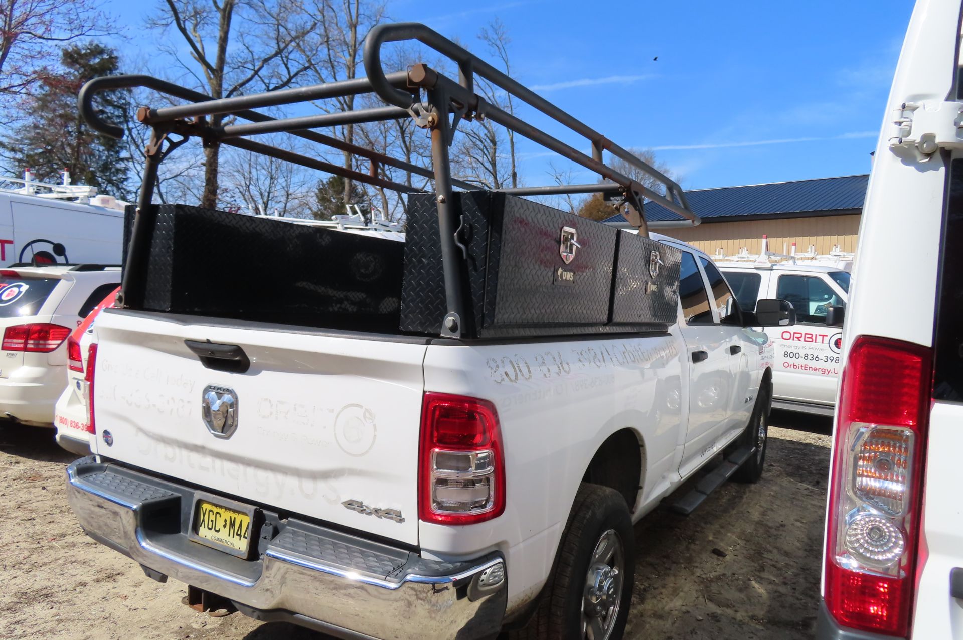 2019 DODGE RAM 2500HD HEMI 5.4L, 4X4 CREW CAB PICK-UP, VIN 3C6UR5CJ7KG512658… - Image 5 of 10