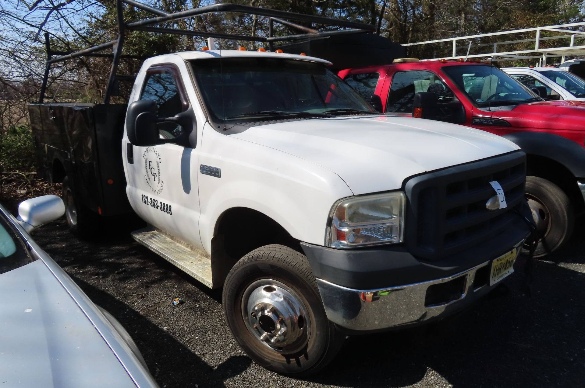 2005 FORD F350XL SUPER DUTY 4X4 DUALLY UTILITY BODY TRUCK… - Image 3 of 14