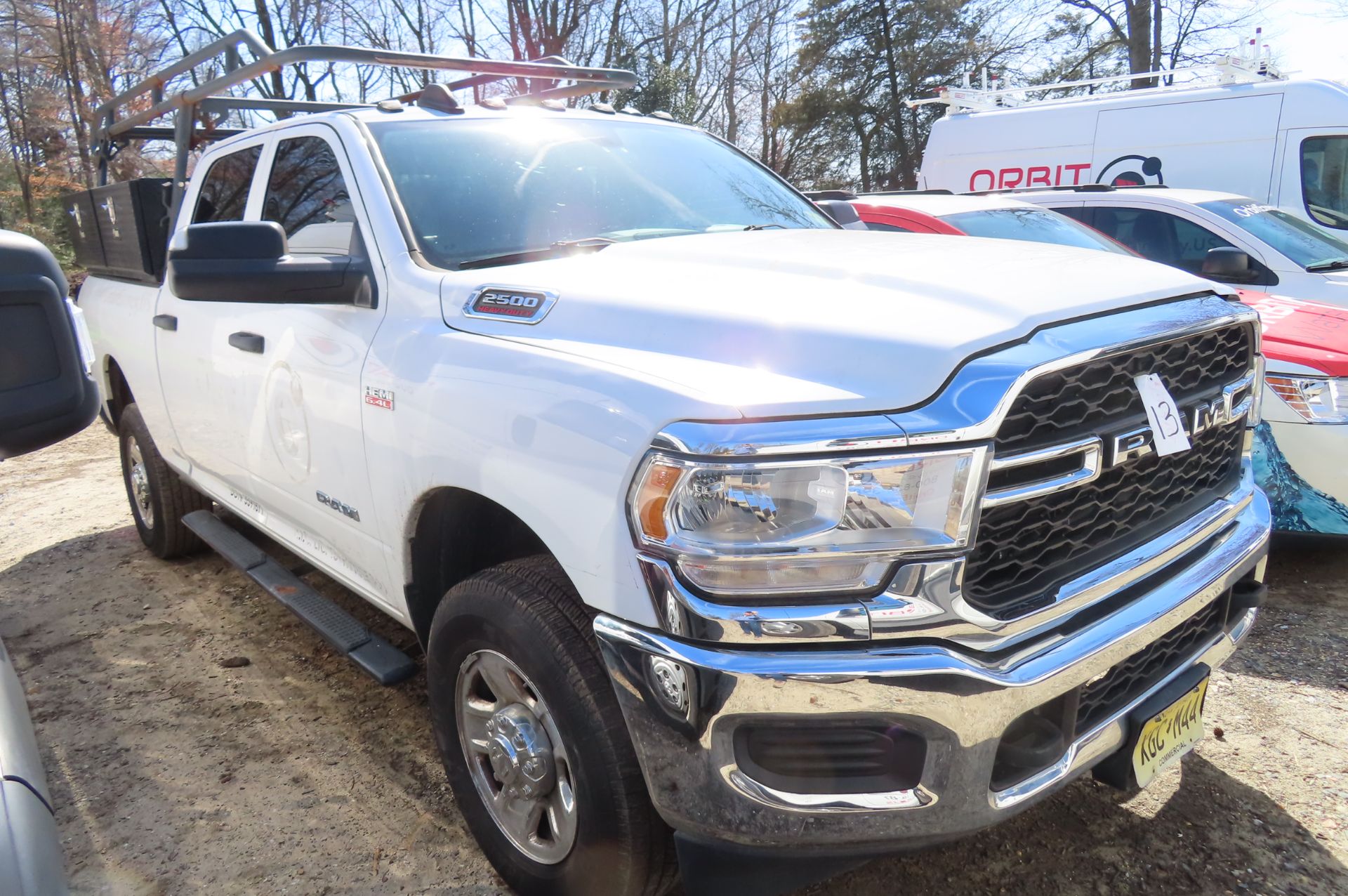 2019 DODGE RAM 2500HD HEMI 5.4L, 4X4 CREW CAB PICK-UP, VIN 3C6UR5CJ7KG512658… - Image 3 of 10