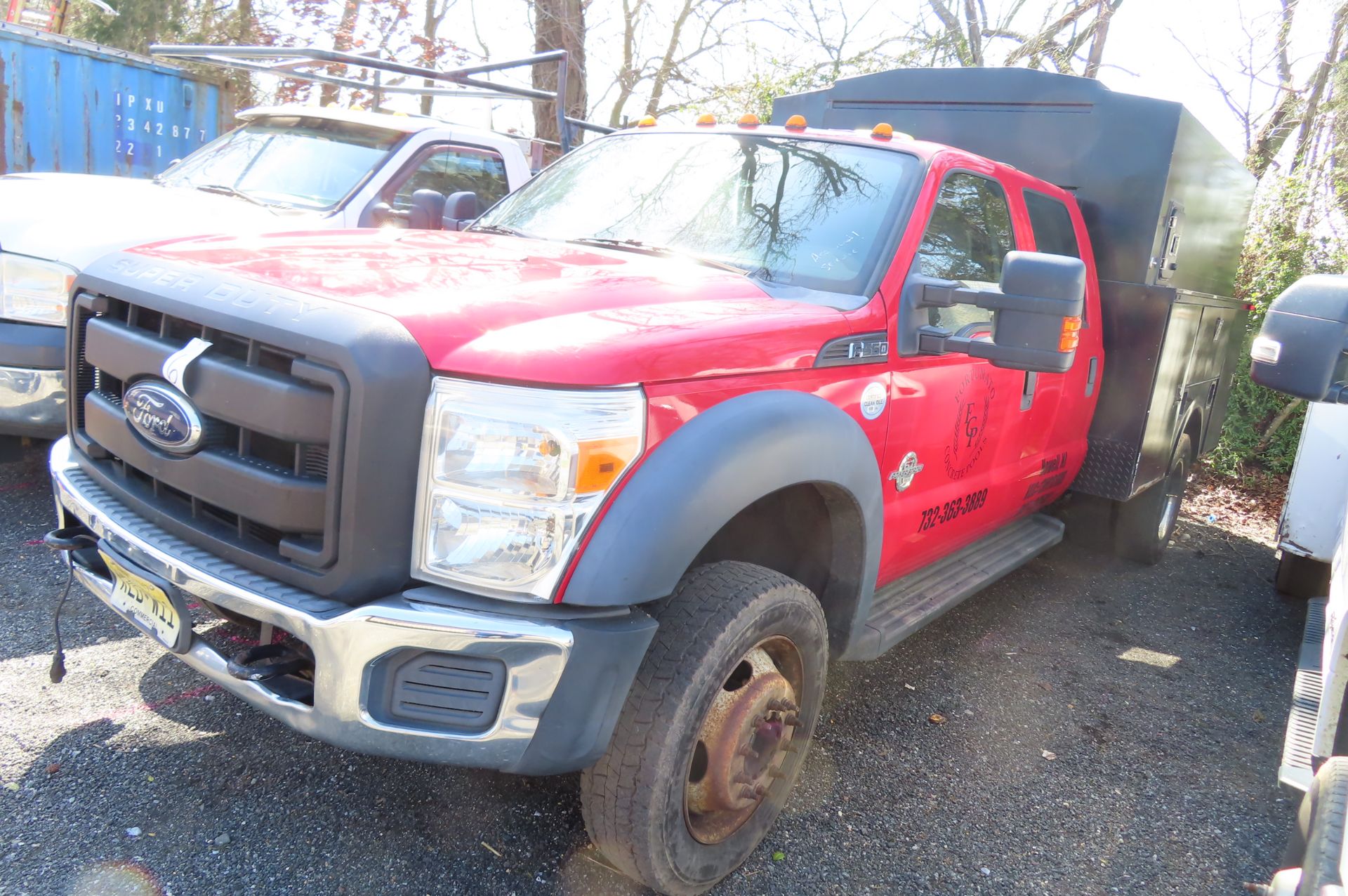 2012 FORD F-550 SUPER DUTY POWER STROKE 6.7L DIESEL CREW CAB 4X4 UTILITY BODY TRUCK… - Image 2 of 15