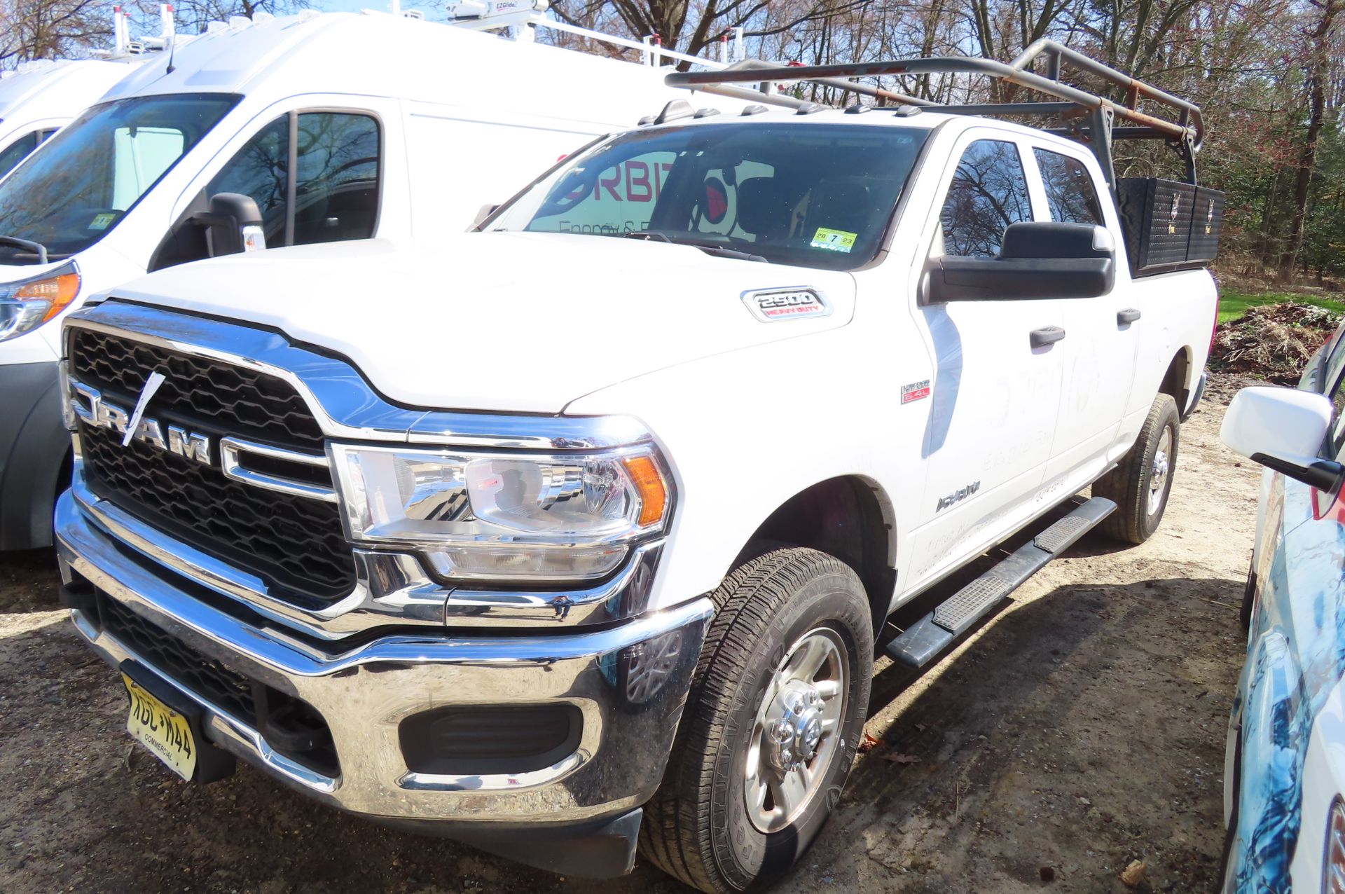 2019 DODGE RAM 2500HD HEMI 5.4L, 4X4 CREW CAB PICK-UP, VIN 3C6UR5CJ7KG512658… - Image 2 of 10