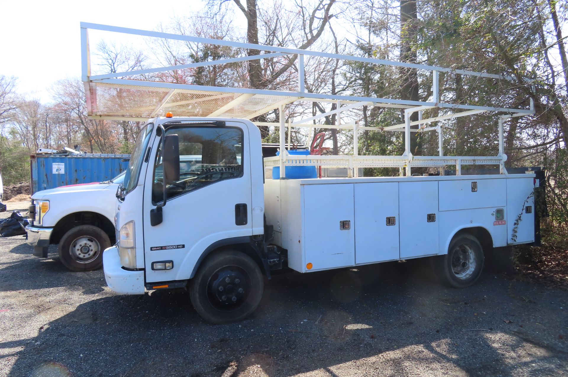 2008 GMC W5500 HD COE DIESEL DUALLY 12 FT. READING UTILITY BODY TRUCK… - Image 3 of 15