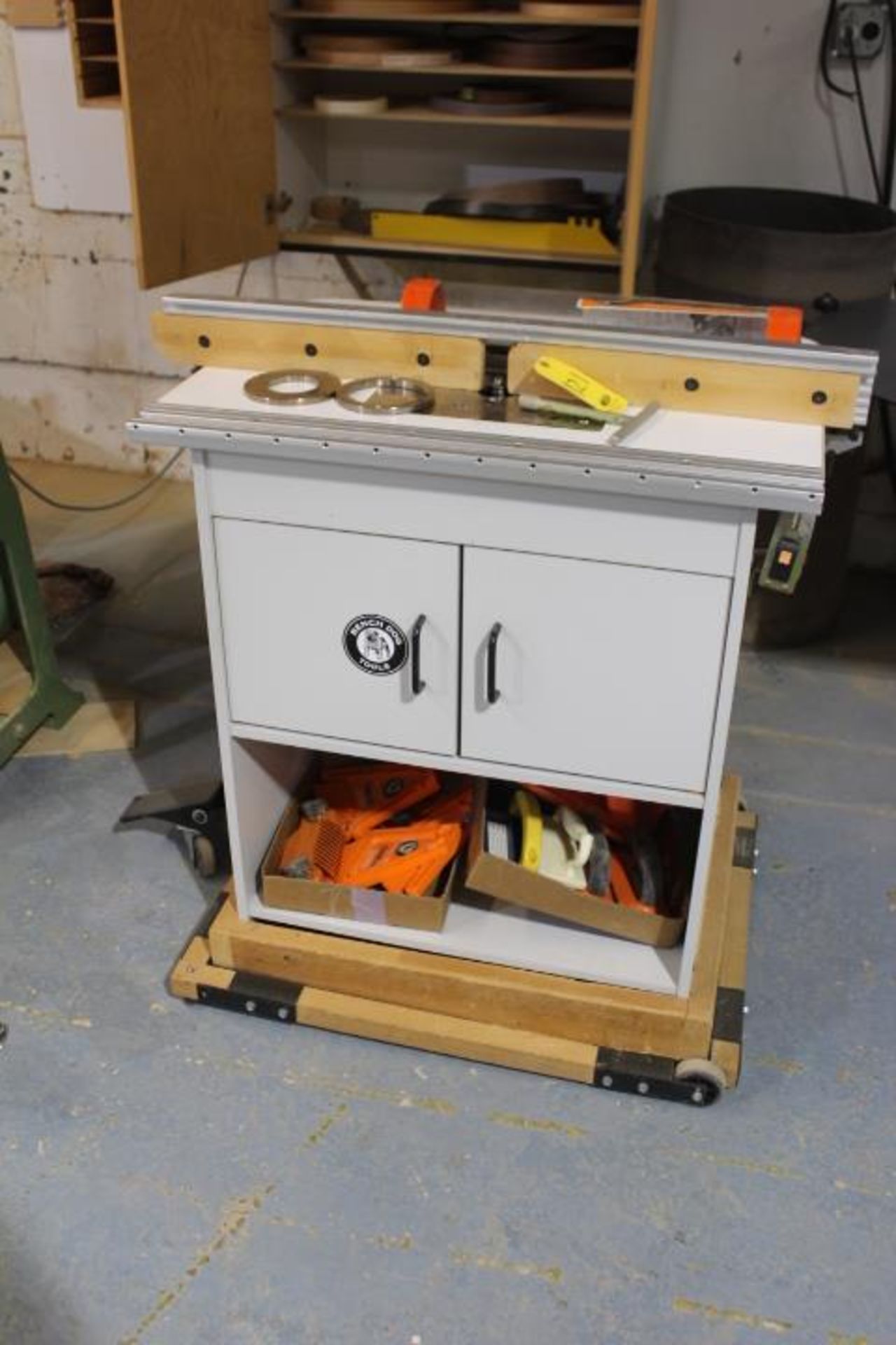 BENCH DOG ROUTER CABINET, PORTER CABLE ROUTER WITH TABLE/CABINET, ACCESSORIES AND DOLLY