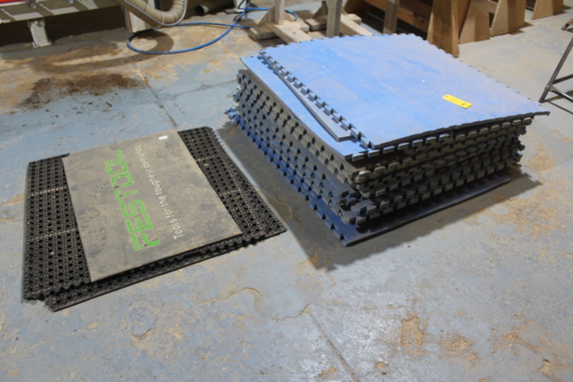 ANTI-FATIGUE AND FLOOR MATS