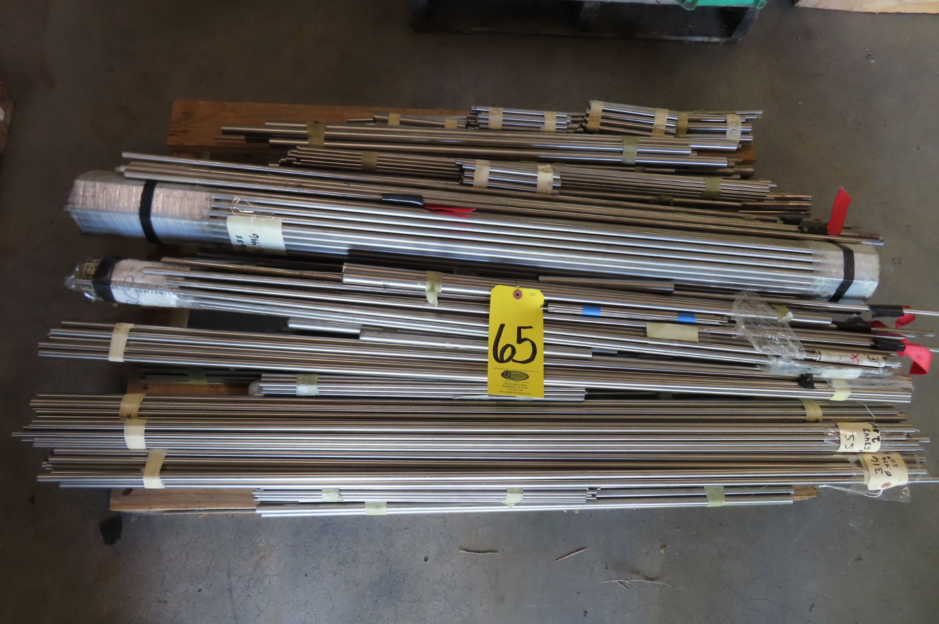 SKID OF STAINLESS STEEL RODS