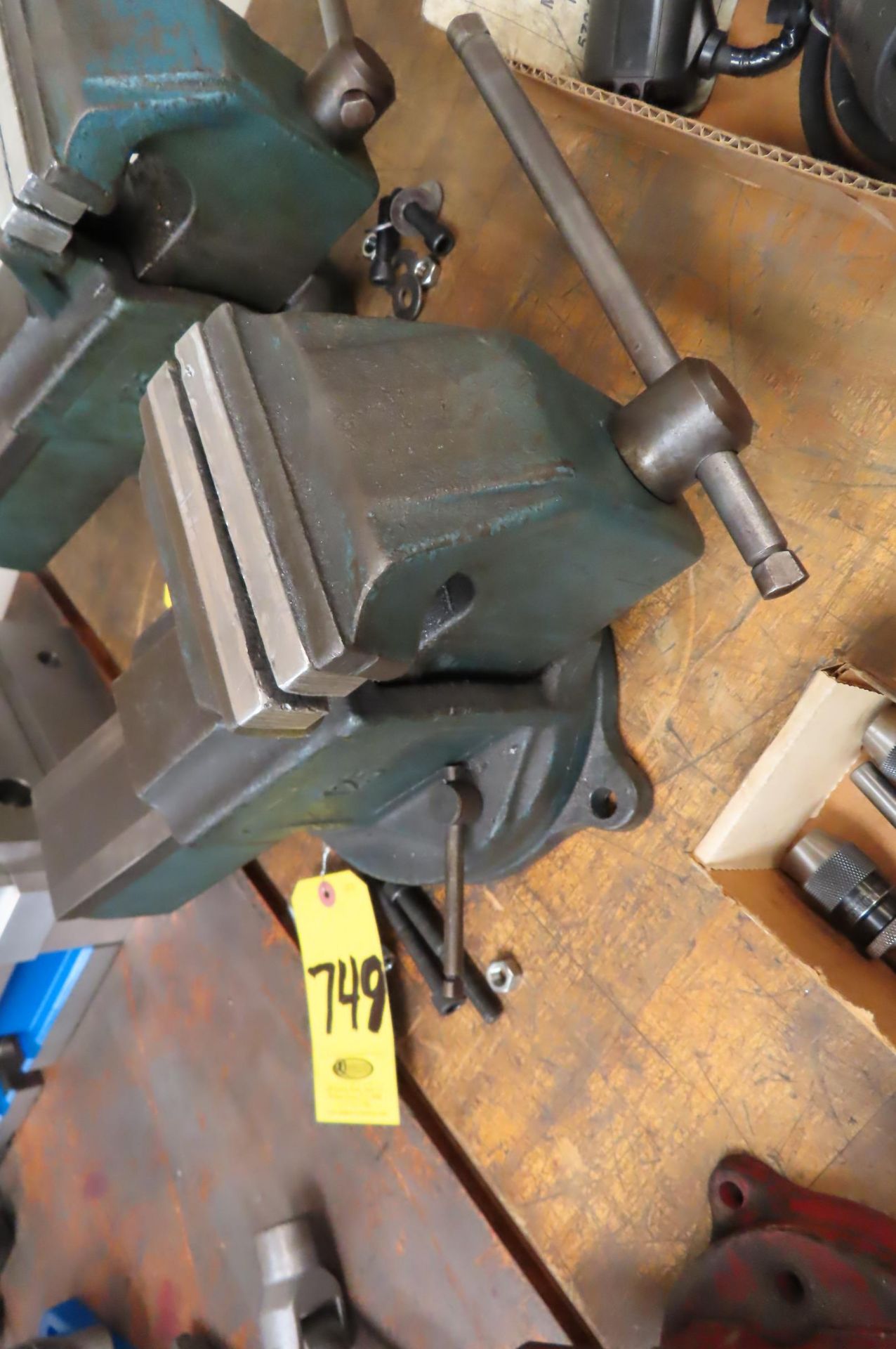 5 IN. HEAVY DUTY BENCH VISE - Image 2 of 2