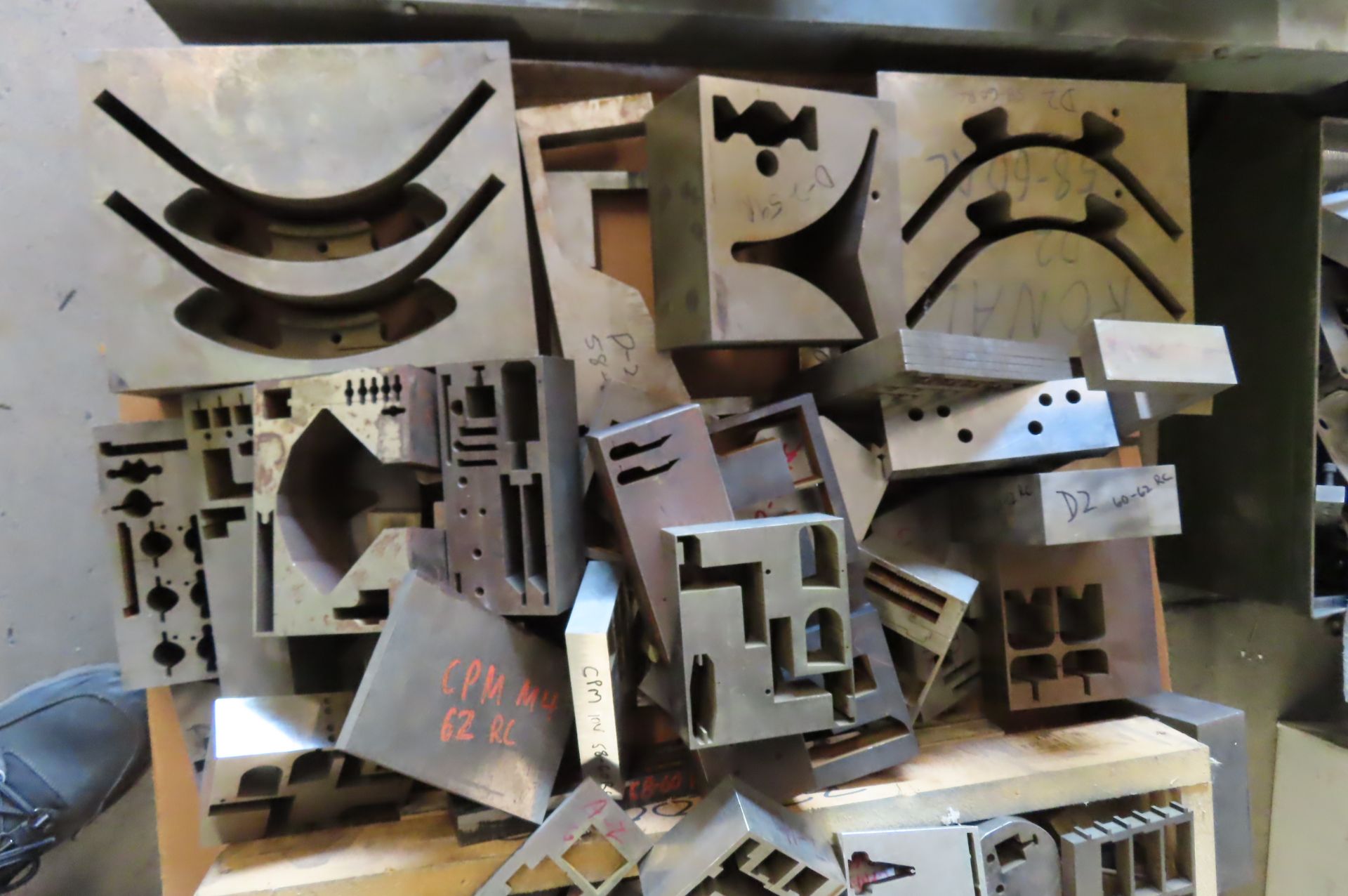 ASSORTED SCRAP IN.CLUDIN.G SS, ALUMINUM - Image 8 of 11