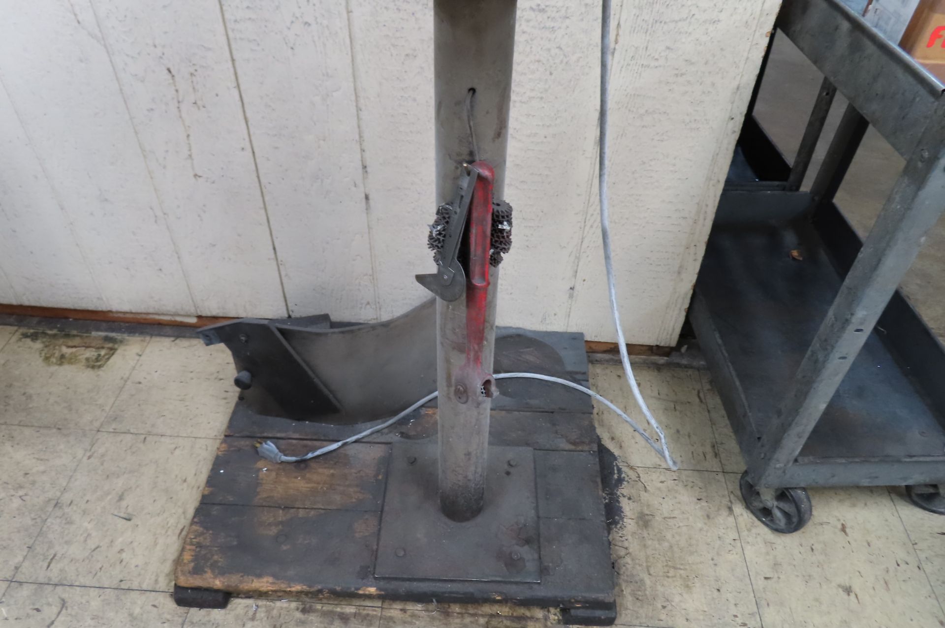 6 IN. DOUBLE END BENCH GRINDER WITH STAND - Image 3 of 3