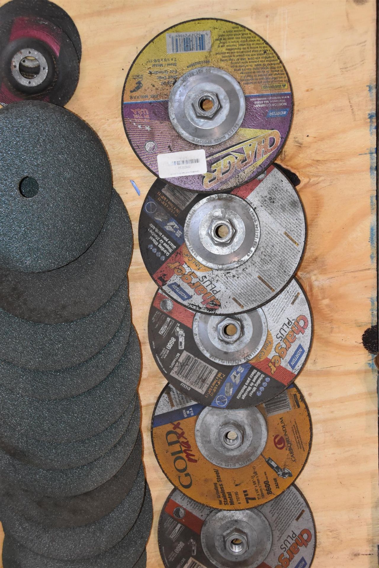 Grinding and Sanding Discs - Image 7 of 7