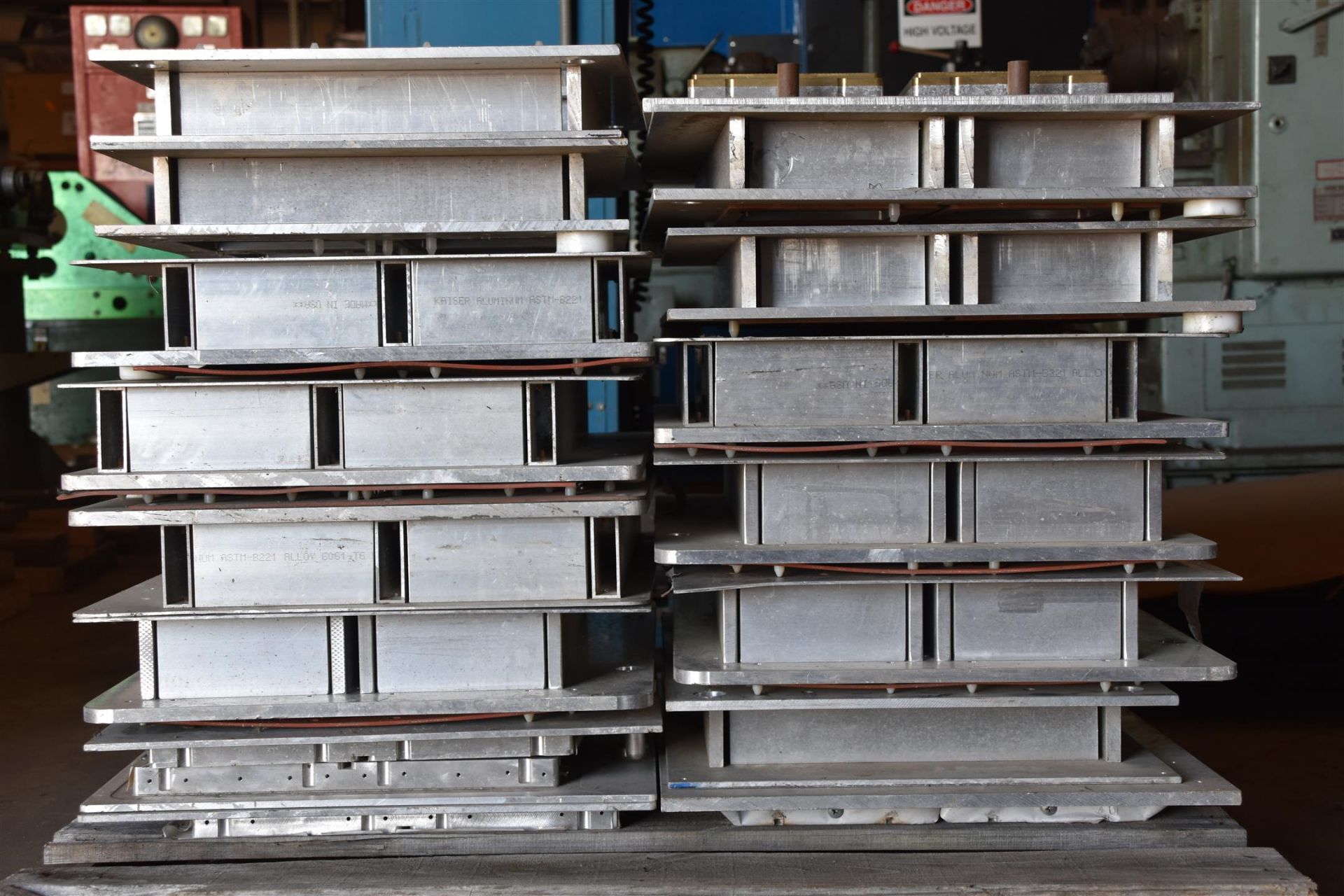 Aluminum Mold Pieces (Skid 2)- (LOADING FEE - $25) - Image 3 of 5