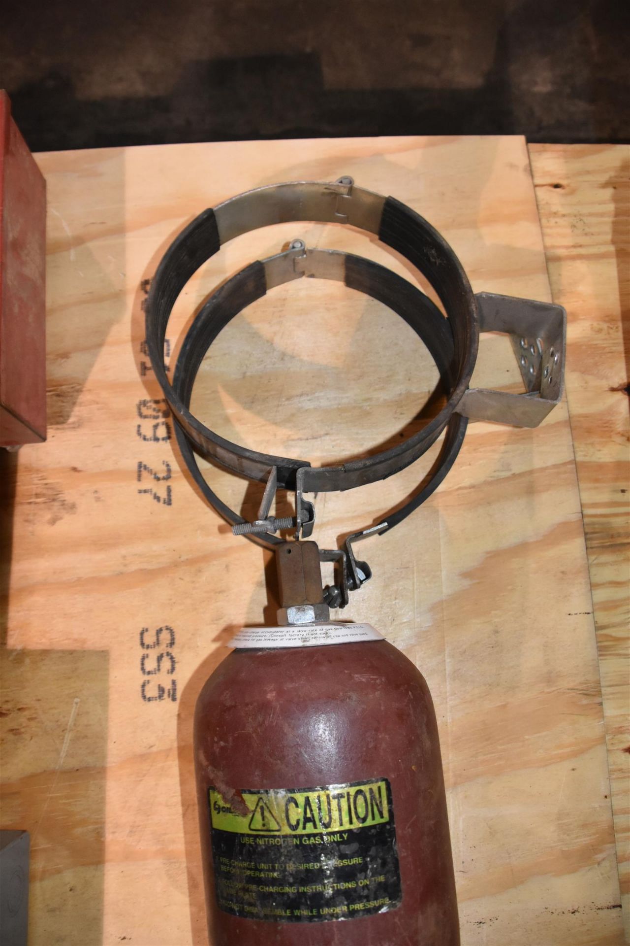 Air Tanks, Cylinder and Clamps - Image 5 of 11