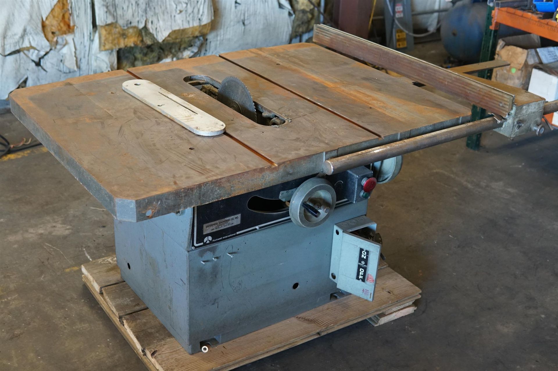 Rockwell Table Saw 34790 - (LOADING FEE - $25)