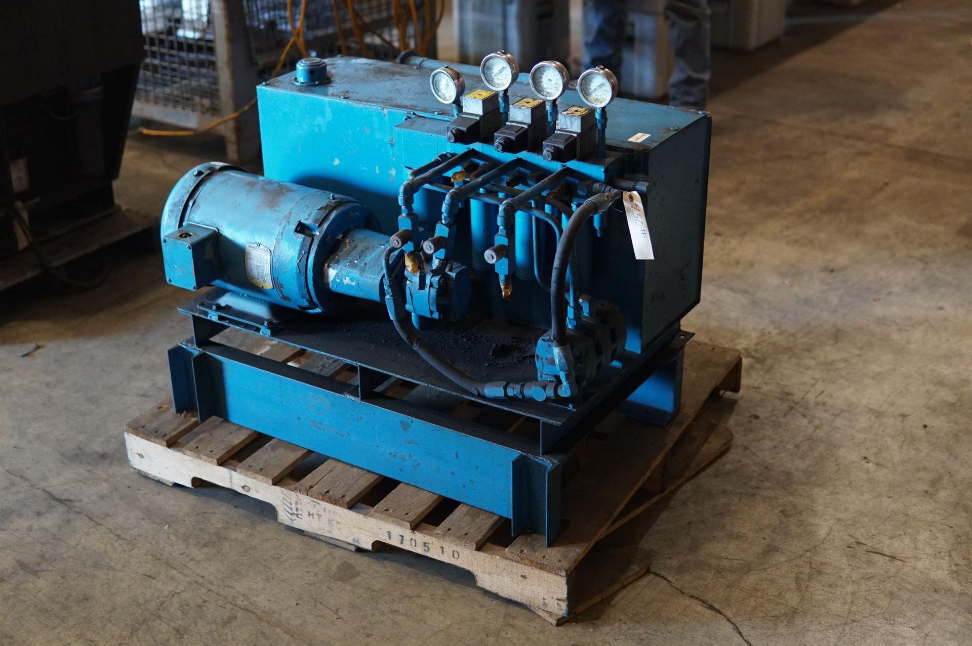 Hydraulic Unit 7.5 HP- (LOADING FEE - $50) - Image 4 of 12