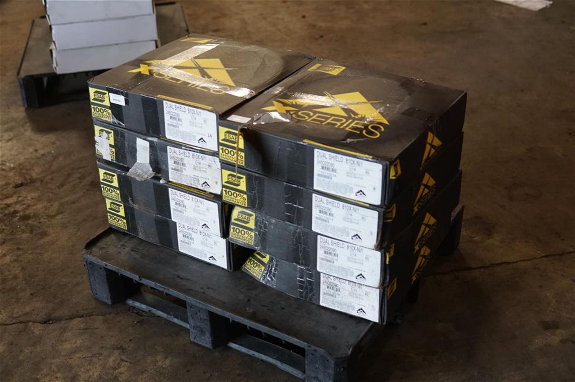 ESAB Dual Shield 810X-Ni1 1/16 Welding Wire (8)- (LOADING FEE - $25) - Image 4 of 4