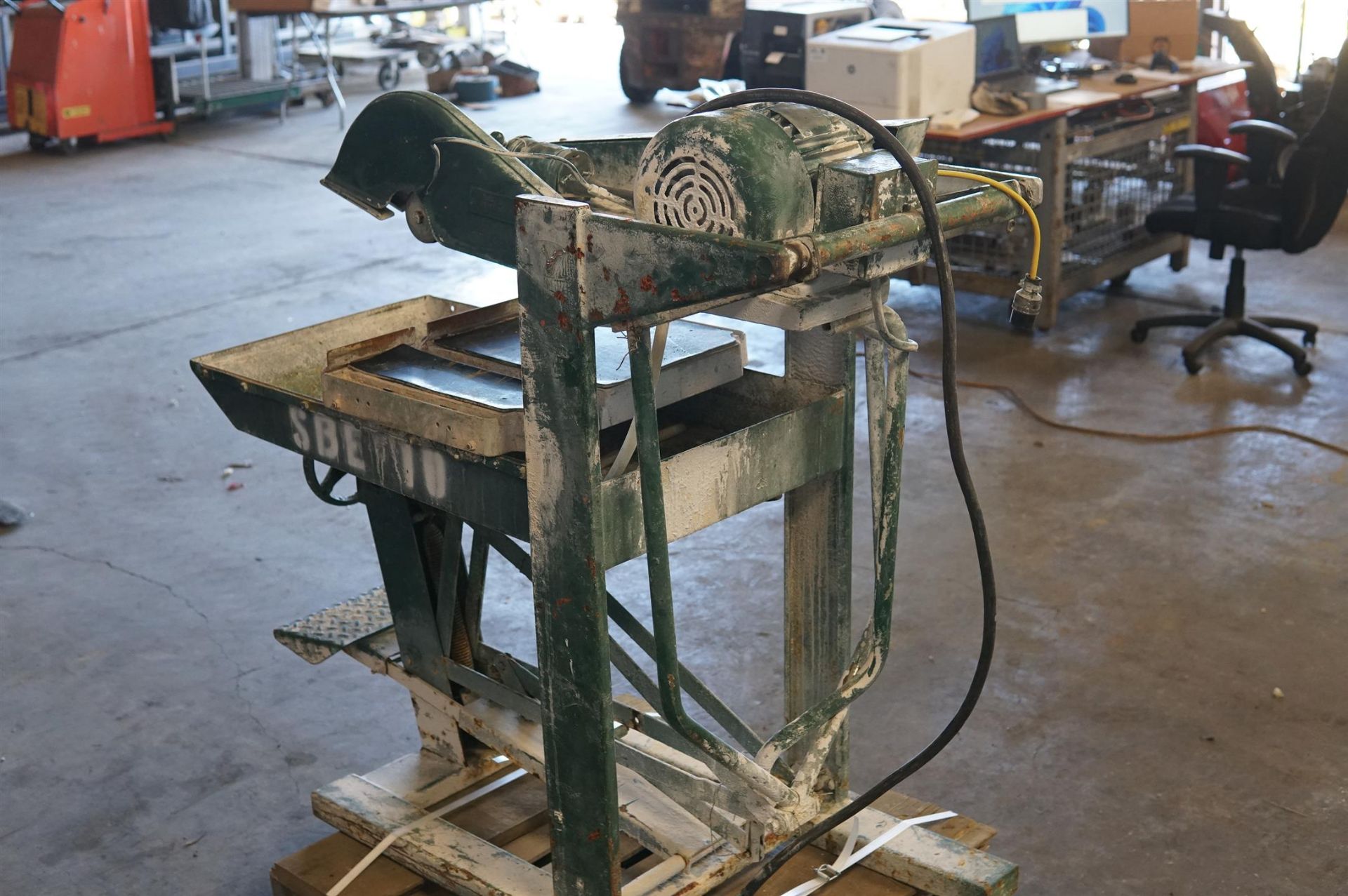 Clipper Tile Saw- (LOADING FEE - $25) - Bild 3 aus 9