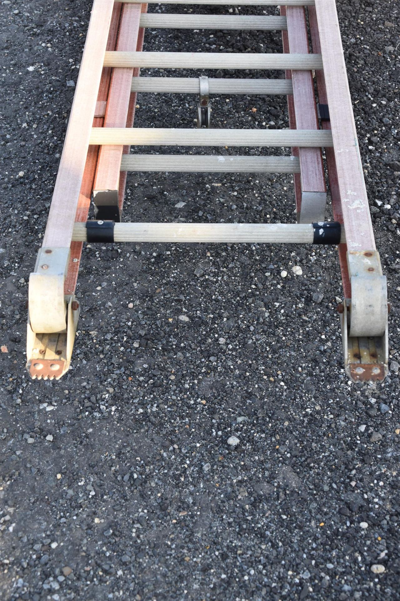 40 IN. Fiberglass Extension Ladder - Image 4 of 5