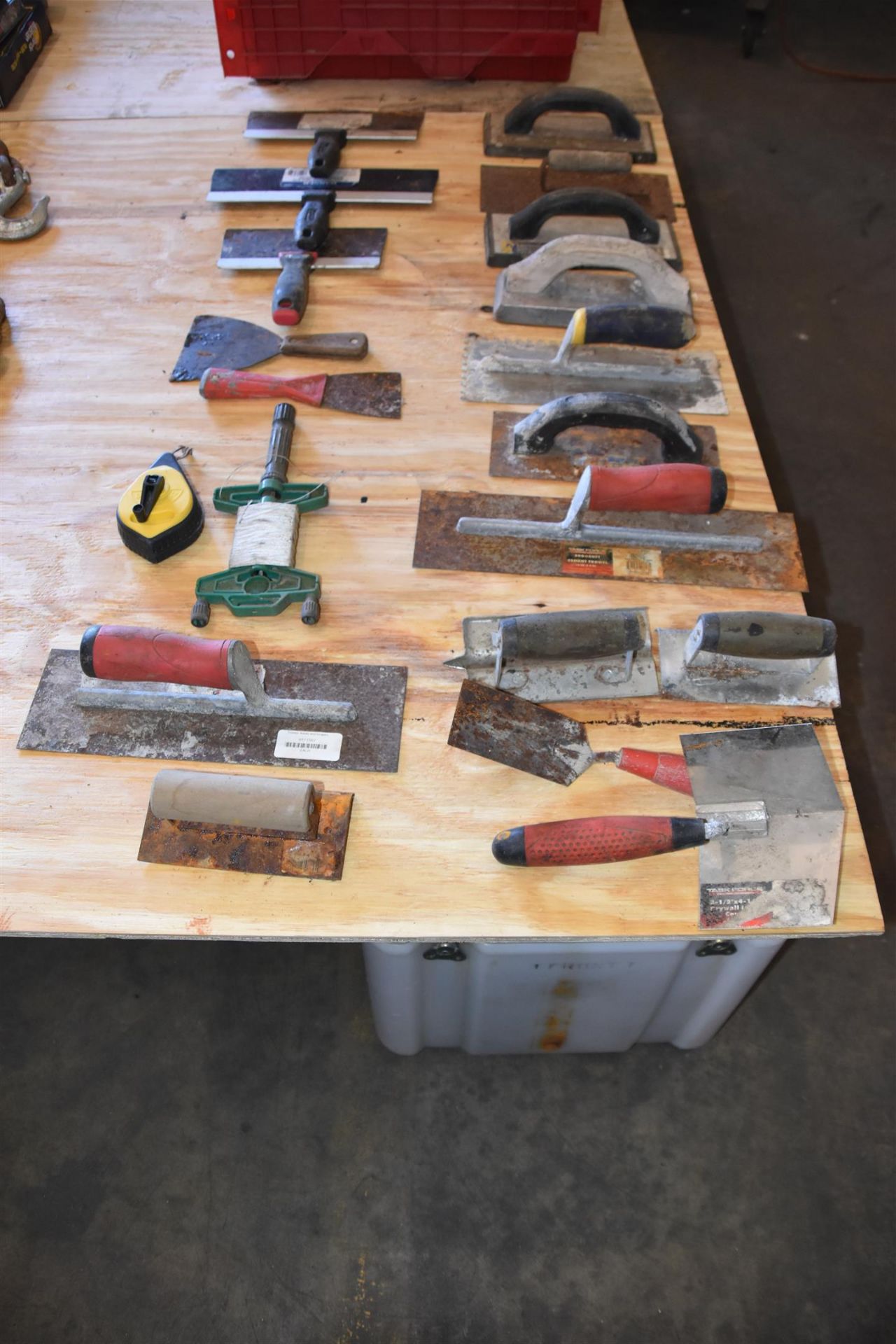Trowels, Knives and Scrapers
