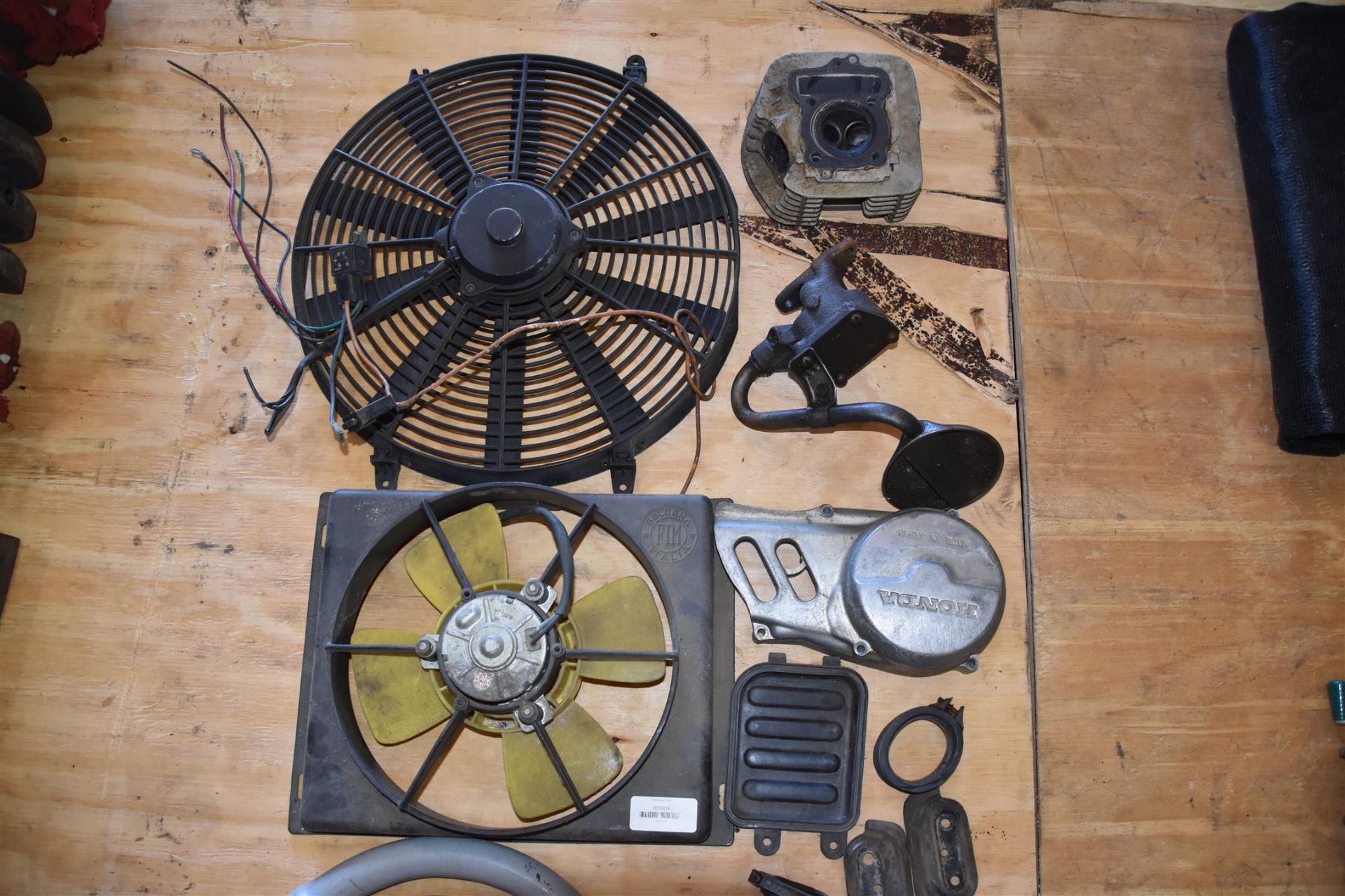 Fans and Parts - Image 3 of 4