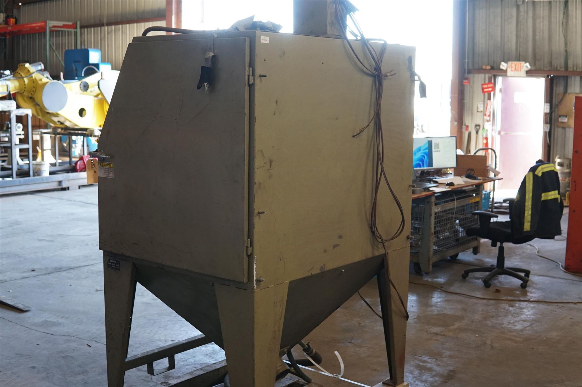 Clemco Sandblast Cab- (LOADING FEE - $50) - Image 5 of 14