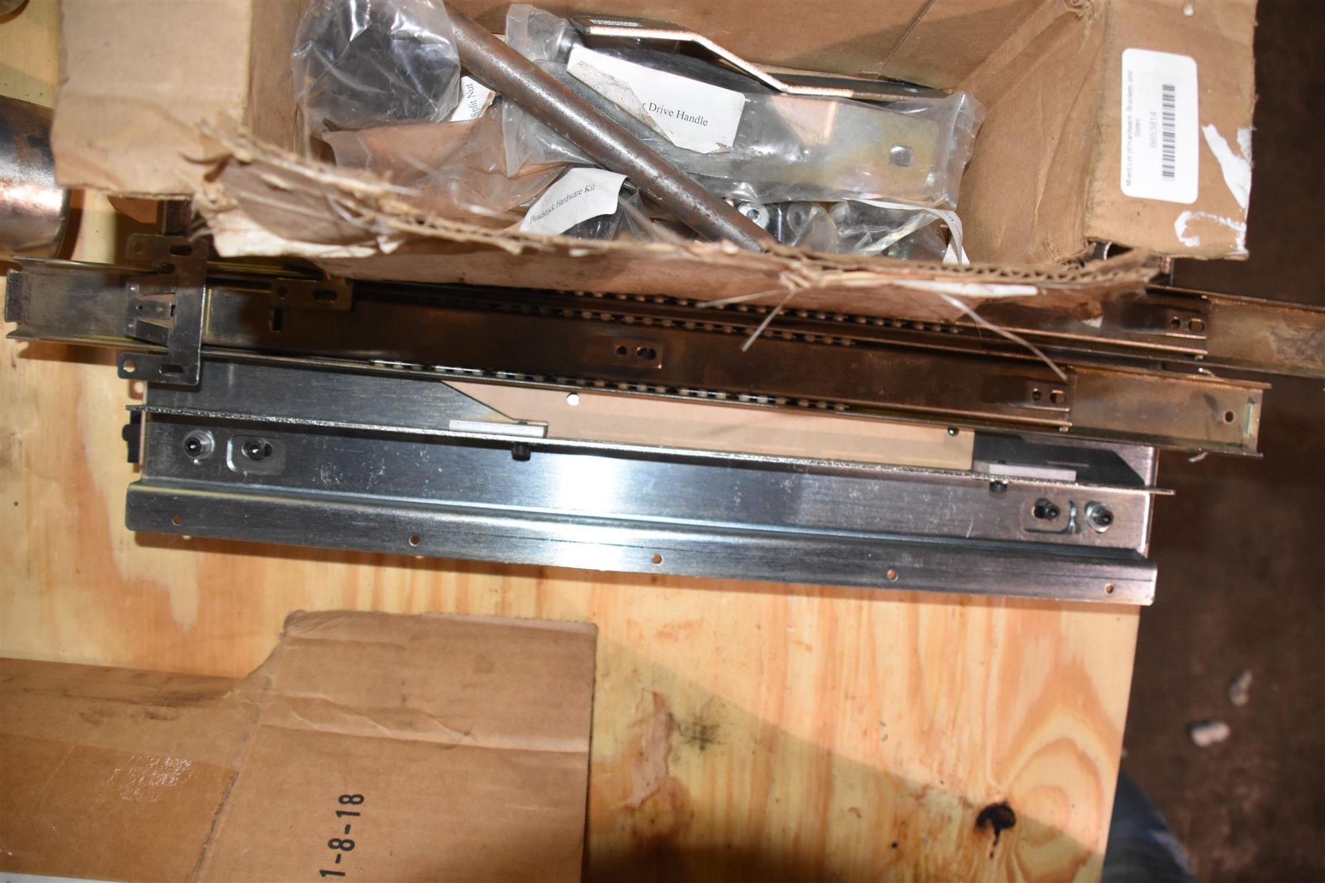 Mixed Lot of Hardware, Brackets and Slides - Image 5 of 11
